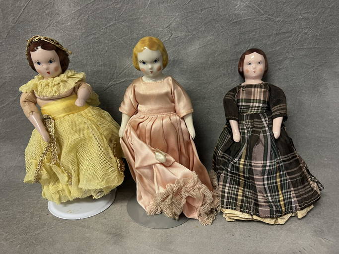 (3)ruth Gibbs 7'' Porcelain Dolls (2)marked Rg On Back