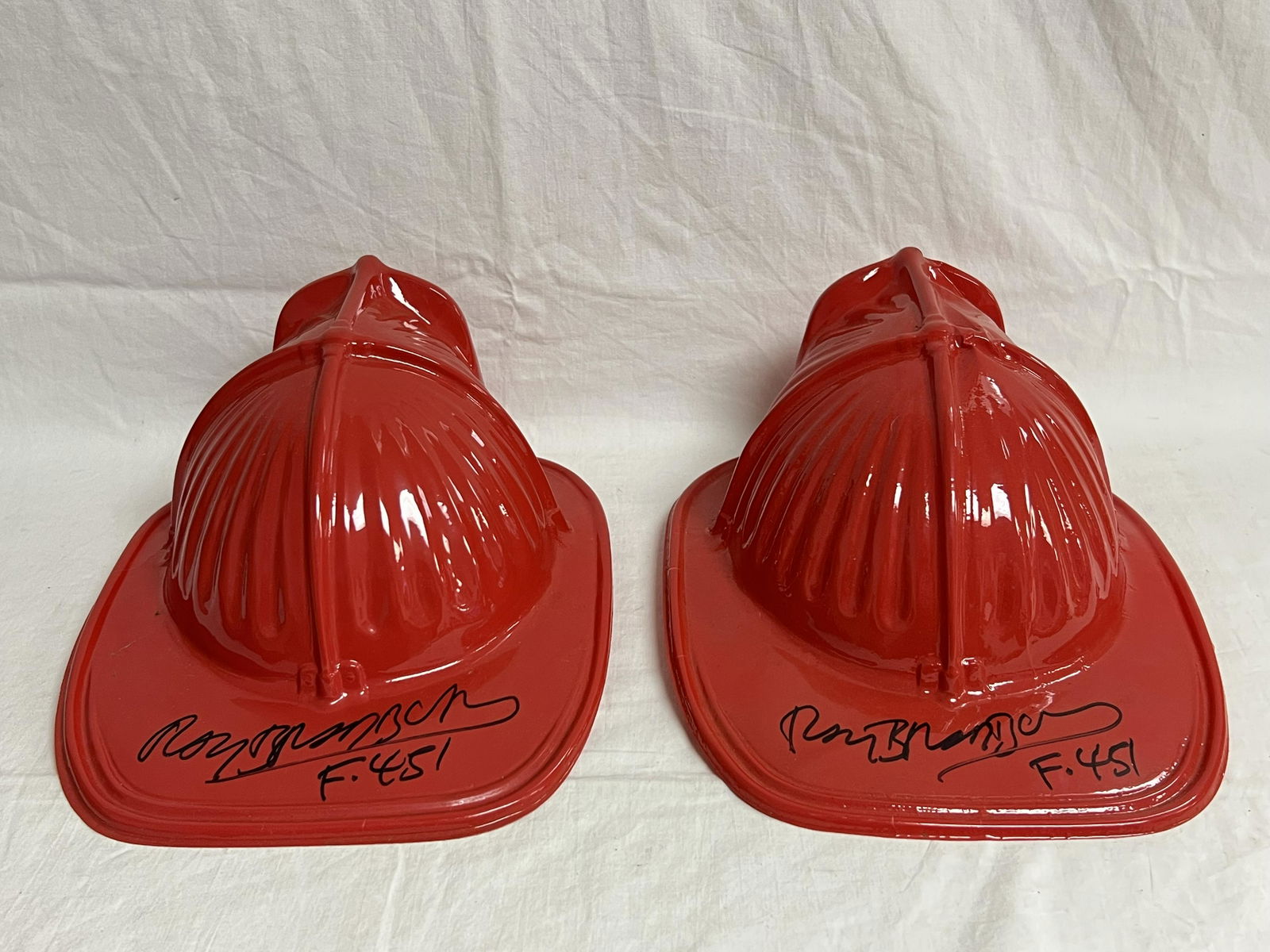 (2)Signed Ray Bradbury Fahrenheit 451 Hats - Plastic Fire Hats Autographed ''Ray Bradbury F451'' (1 of 7)