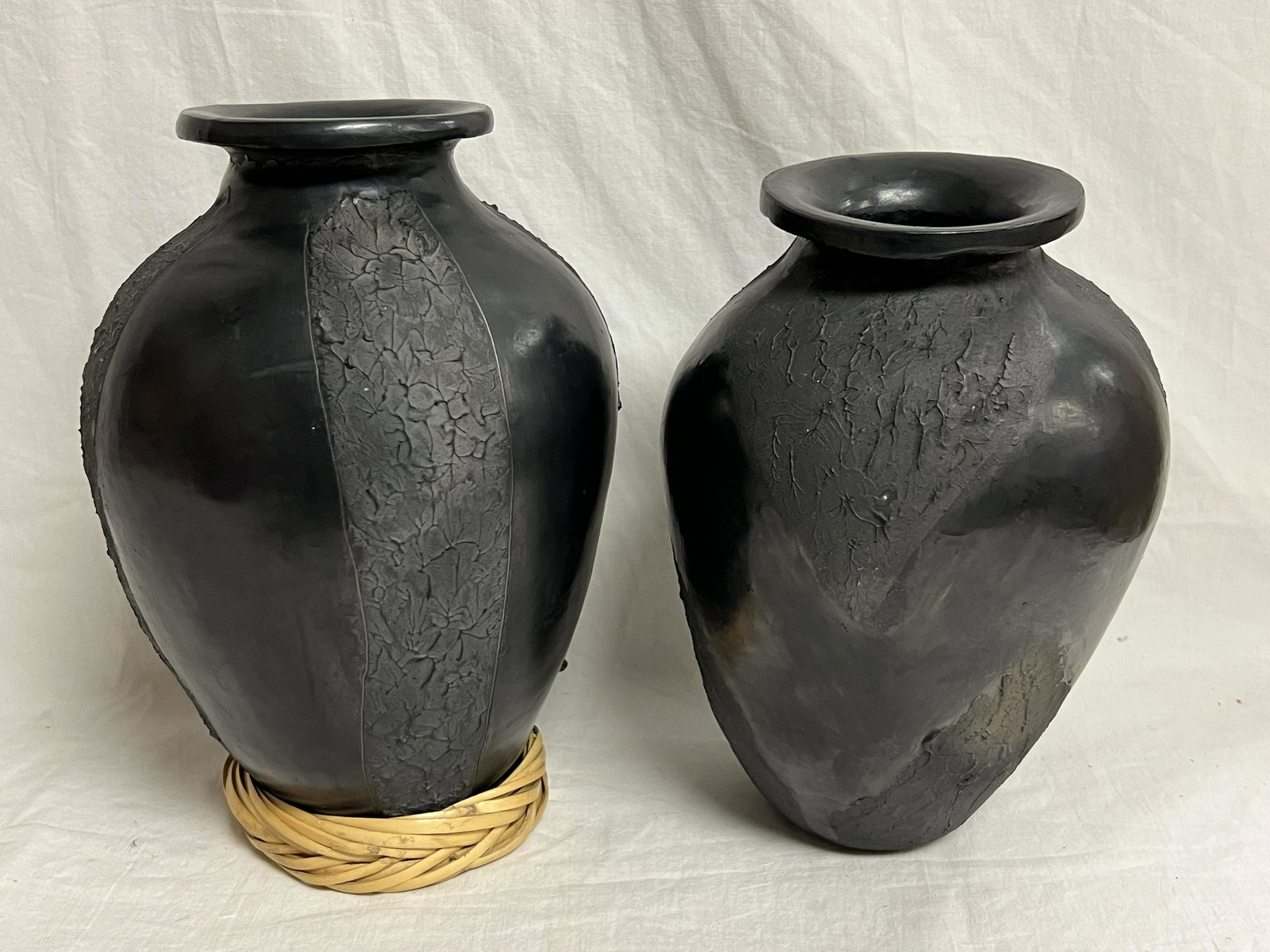 (2)Vtg Oaxacan Black Pottery Vases - 6 Leaf Pattern Vase 6'' x 10'' + 4 Stripe Pattern Vase 6'' x (1 of 6)