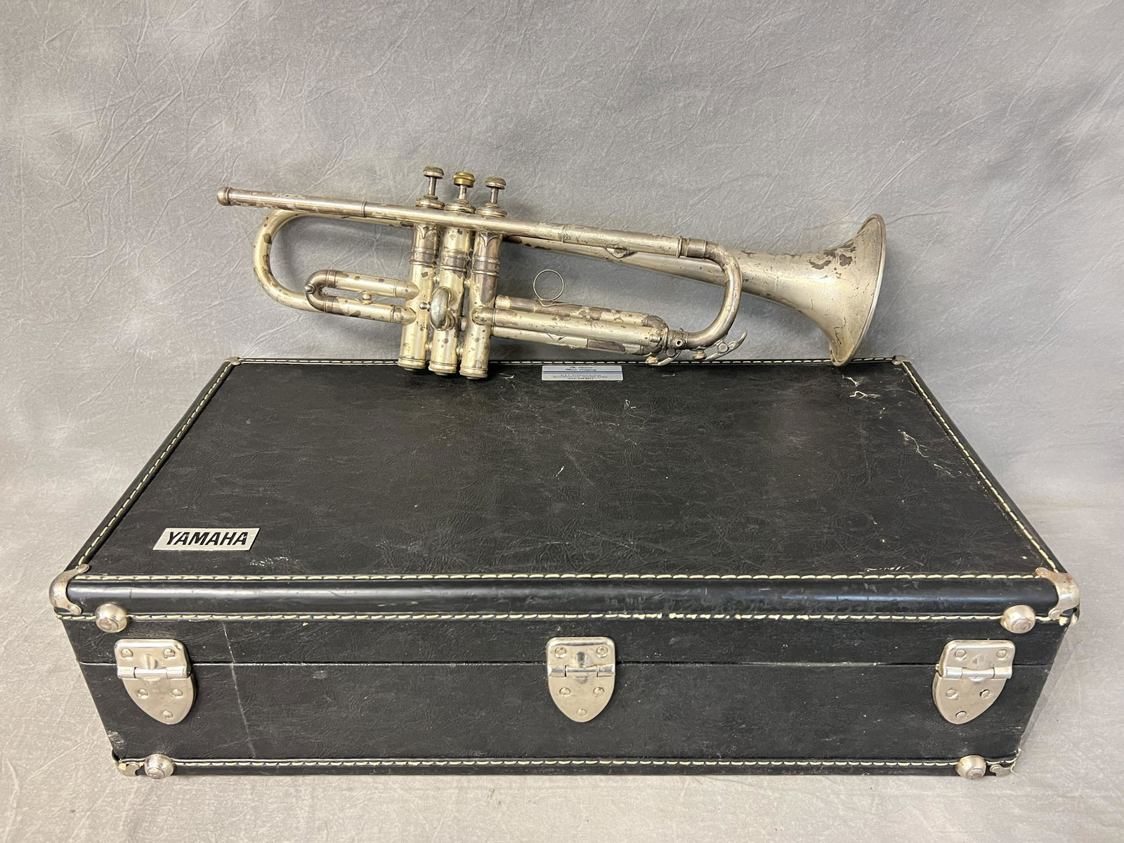 Vtg Trumpet w/ Yamaha Hard Case - #192327 (Used, Inspect, See Photos) (1 of 8)