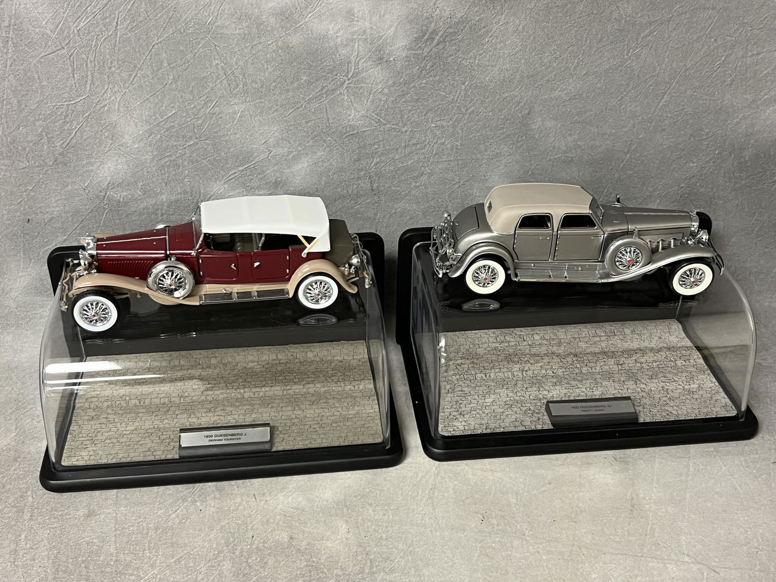 (2)Franklin Mint DieCast Dusenbergs w/ Cases - 1930 Dusenberg J Derham Tourster, 1933 SJ Twenty (1 of 12)
