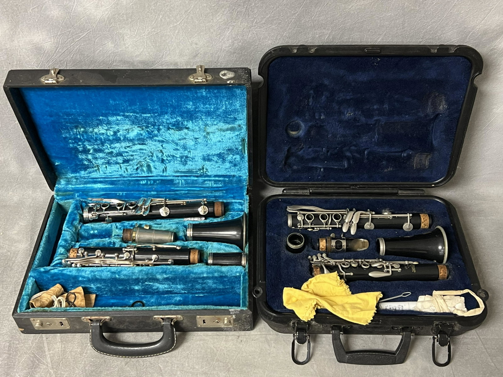 (2)Clarinets- Selmar CL300 + Unmarked - Both w/ Cases (USED, Inspect): (2)Clarinets- Selmar CL300 + Unmarked - Both w/ Cases (USED, Inspect)