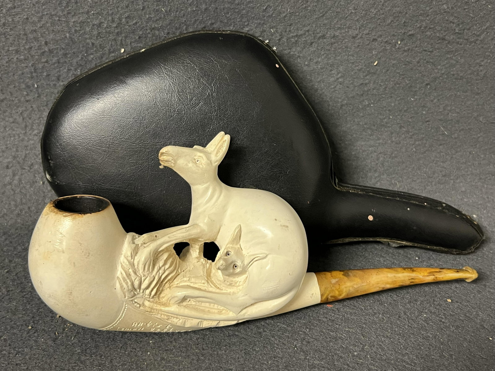 Artist Signed Ismail Meerschaum Kangaroo Pipe - 9''Length x 4'' Smoking Pipe w/ Original Case (1 of 5)
