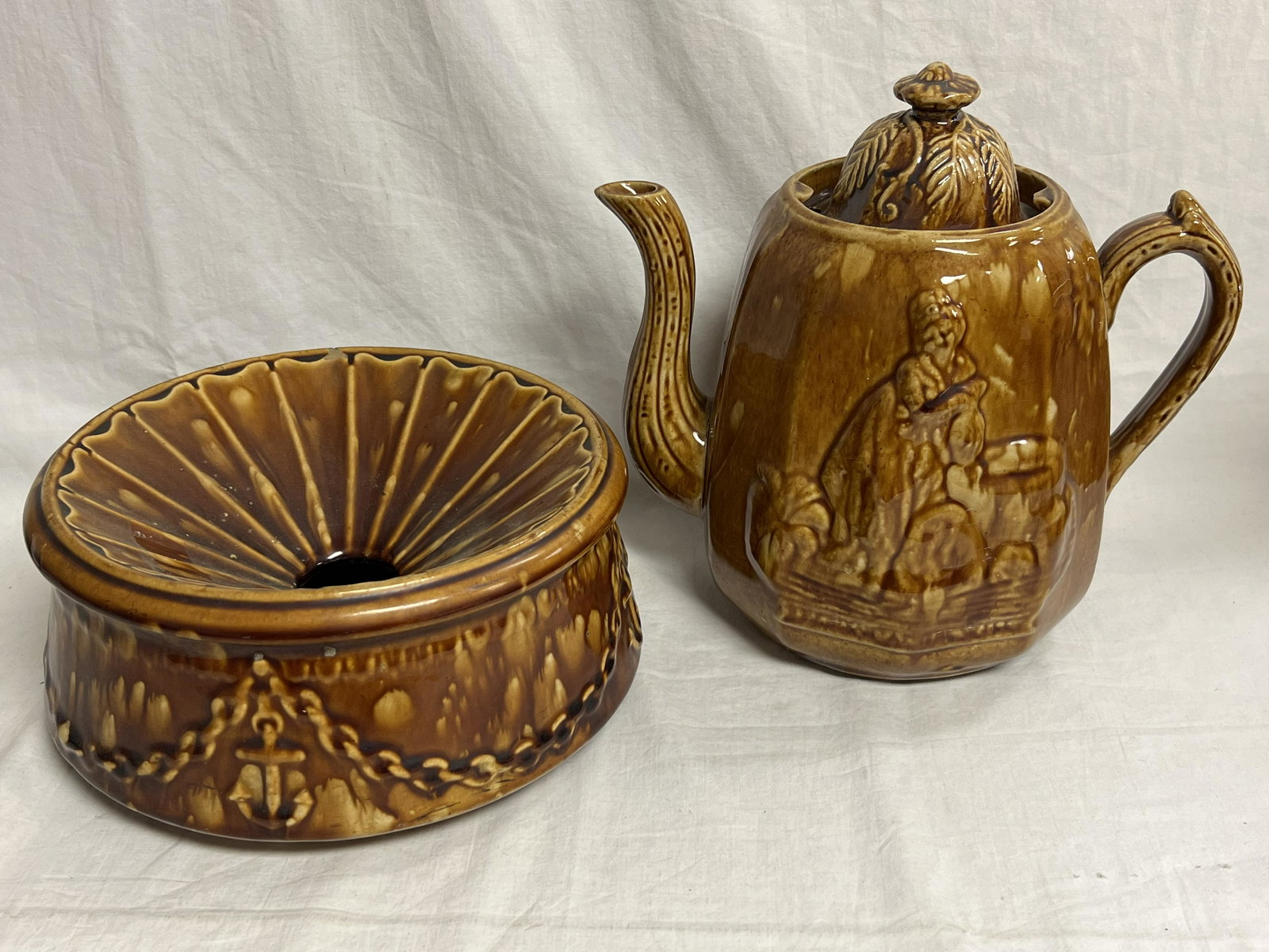 Rockingham Anchor Spittoon, Bennington Pot - Spittoon w/ Ship Anchor Design 8.5'' x 4'' + Pitcher (1 of 8)