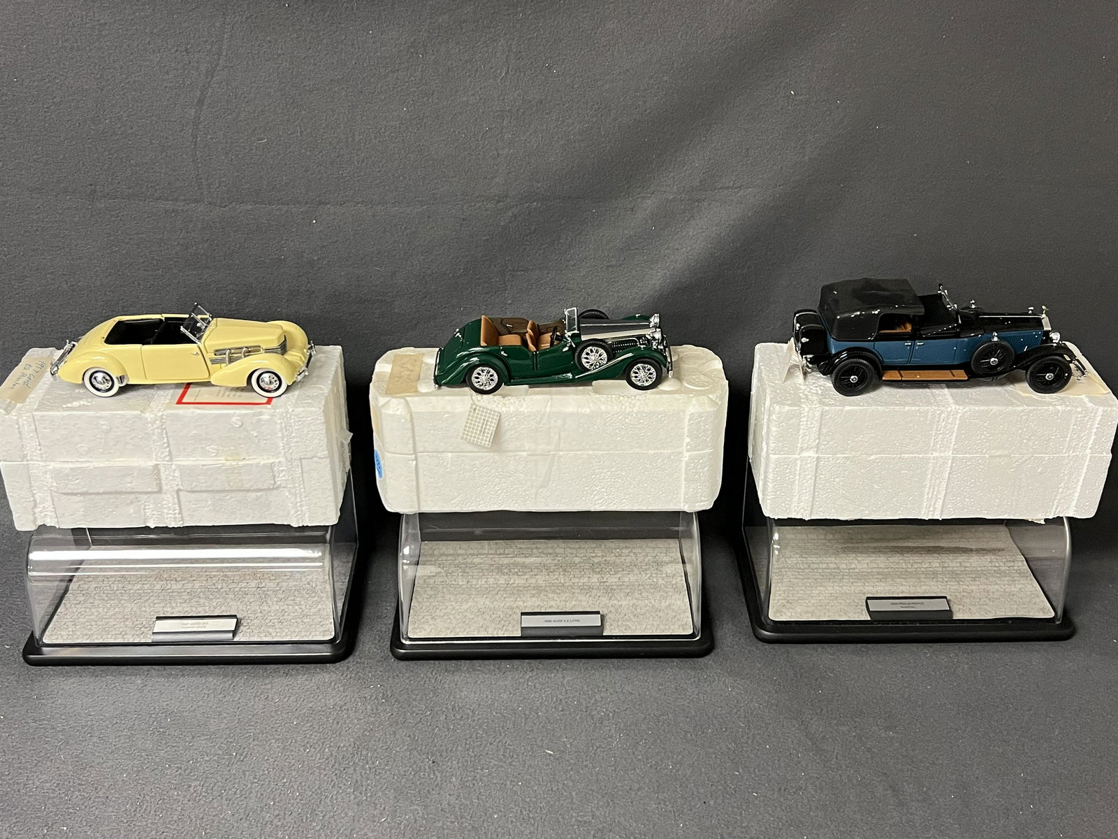 (3)Franklin Mint Diecast Cars, Cases - 1929 Rolls Royce Phantom I Cabriolet Deville, 1938 Alvis (1 of 13)