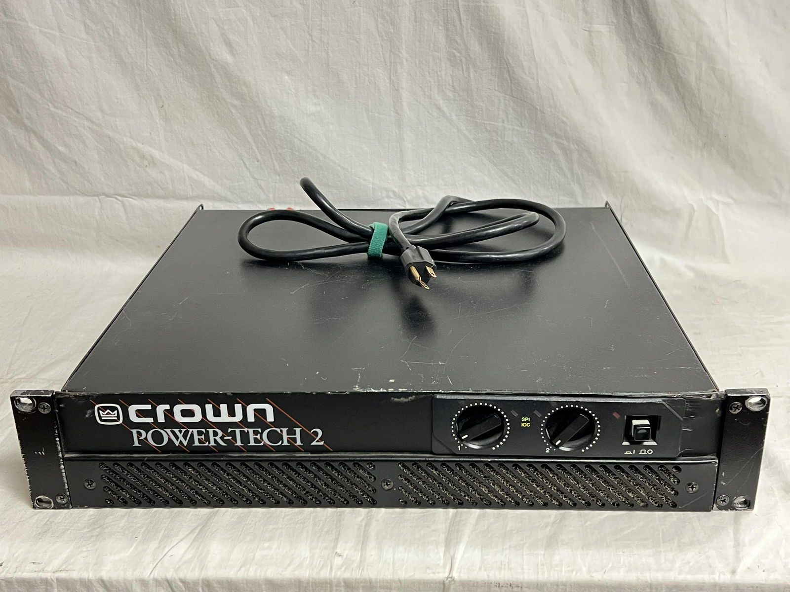 Crown Power Tech 2 Amplifier, #AQ21685 - (Works, Inspect Top Right, See Photos) (1 of 4)