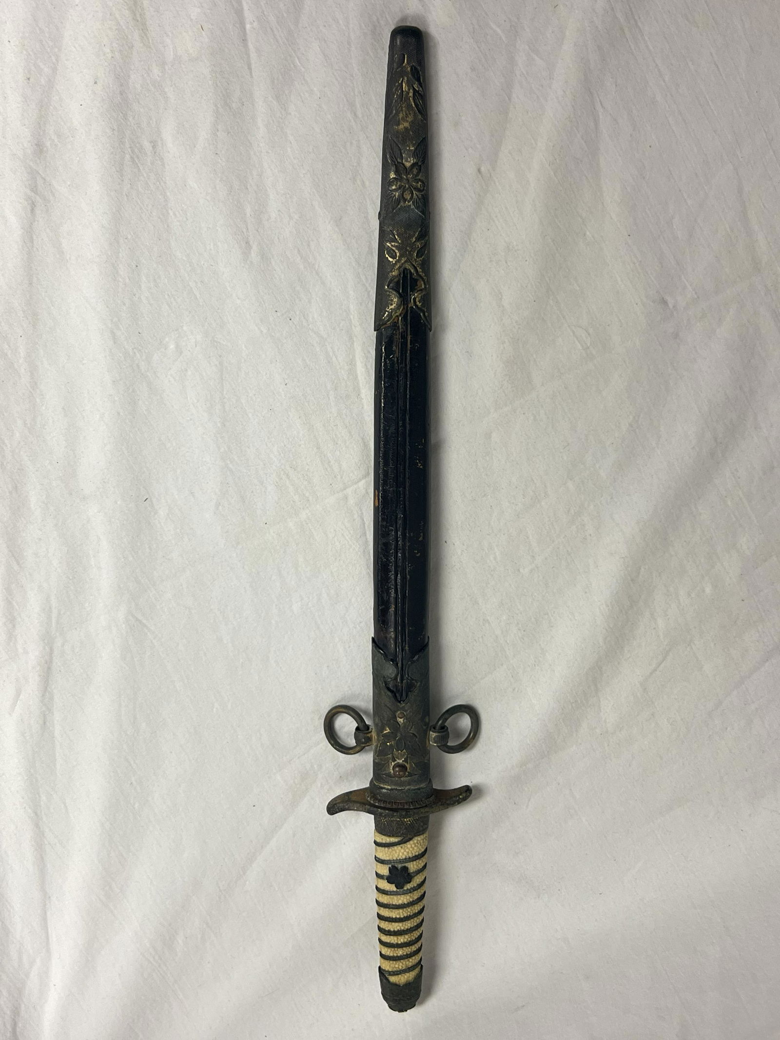 WWII Japanese Imperial Naval Dagger - Late War Years, Wire Wrapped Plastic Handle, Leather w/ Metal (1 of 11)