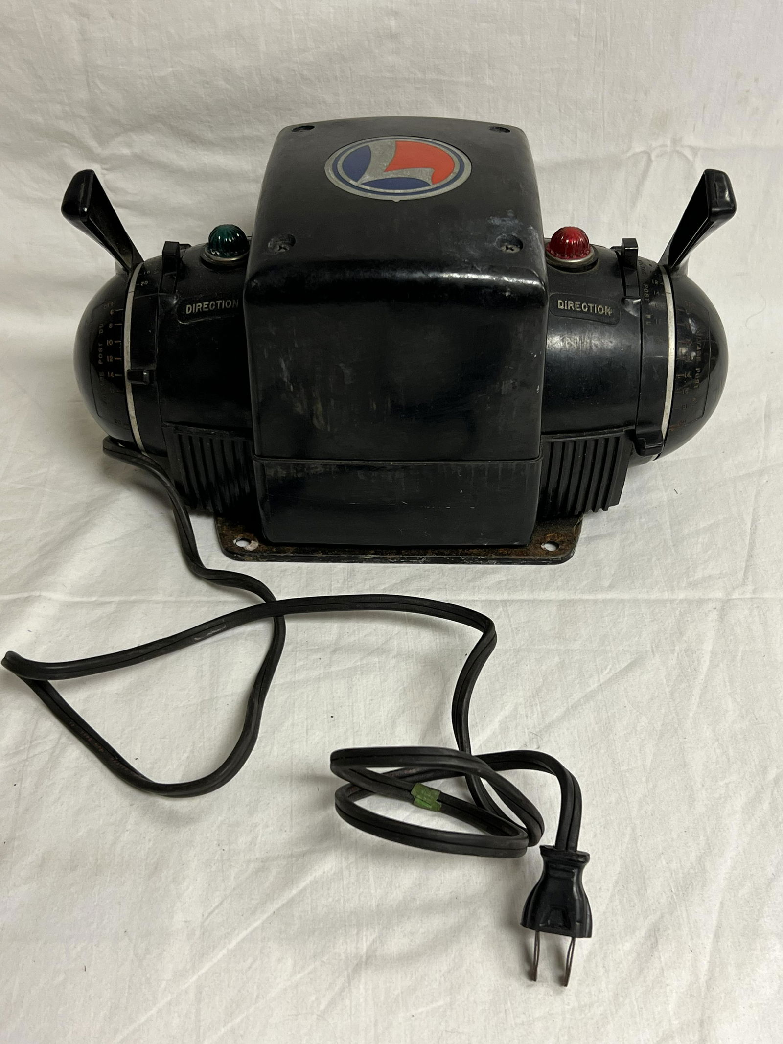 Vtg Lionel Type VW Trainmaster Transformer - 150 Watts Powers Up (UnTested Fully) (1 of 5)