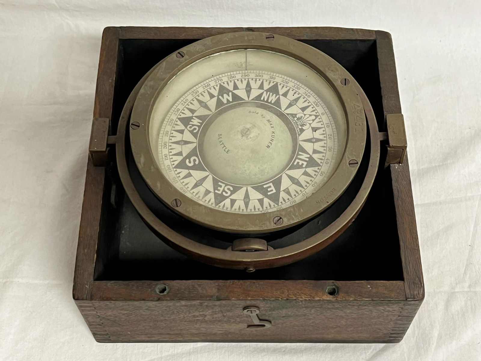 Early E.S. Ritchie & Sons Navy Compass (1 of 3)