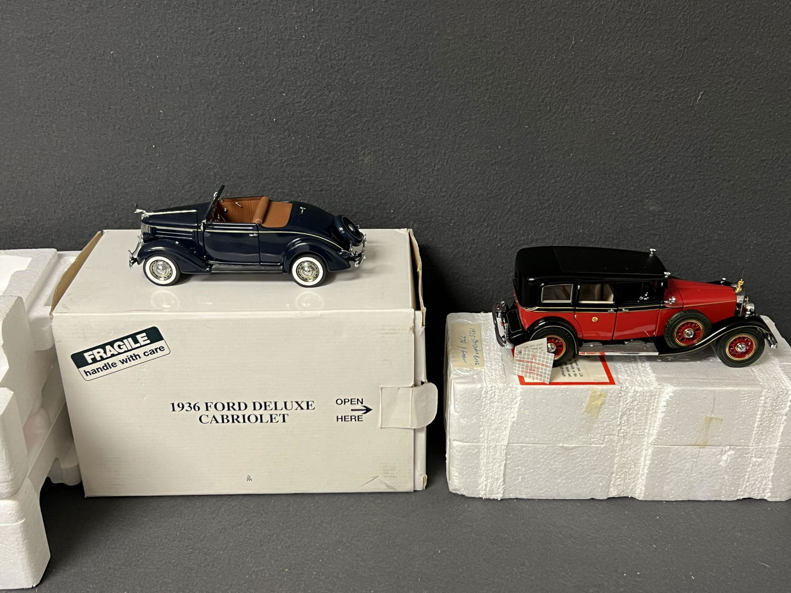 Diecast 1930s Franklin Mint, Danbury Mint Cars - 1935 Mercedes 770 KGrosser w/ Rear Fender Damage +: Diecast 1930s Franklin Mint, Danbury Mint Cars - 1935 Mercedes 770 KGrosser w/ Rear Fender Damage + 1936 Ford Deluxe Cabriolet (Both Have Foam , 1 Box)