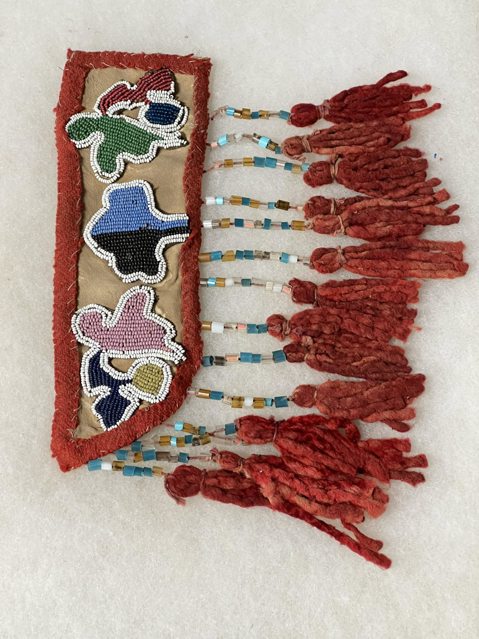 Native American Beaded Knife Sheath 8.75'' x 3'': Native American Beaded Knife Sheath 8.75'' x 3''