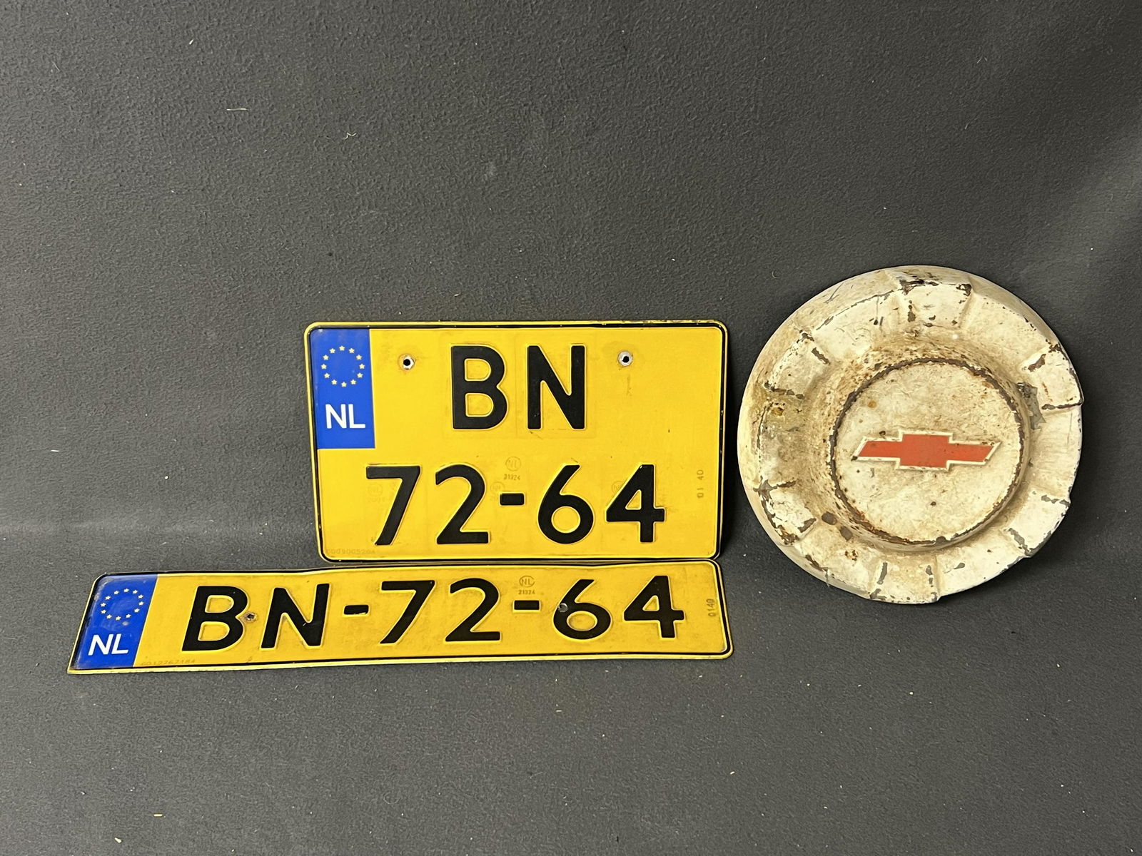 (2)Netherlands Vtg License Plates, 60s Chevy Cap- 1960s Chevy Dog Dish HubCap Cover (1 of 4)