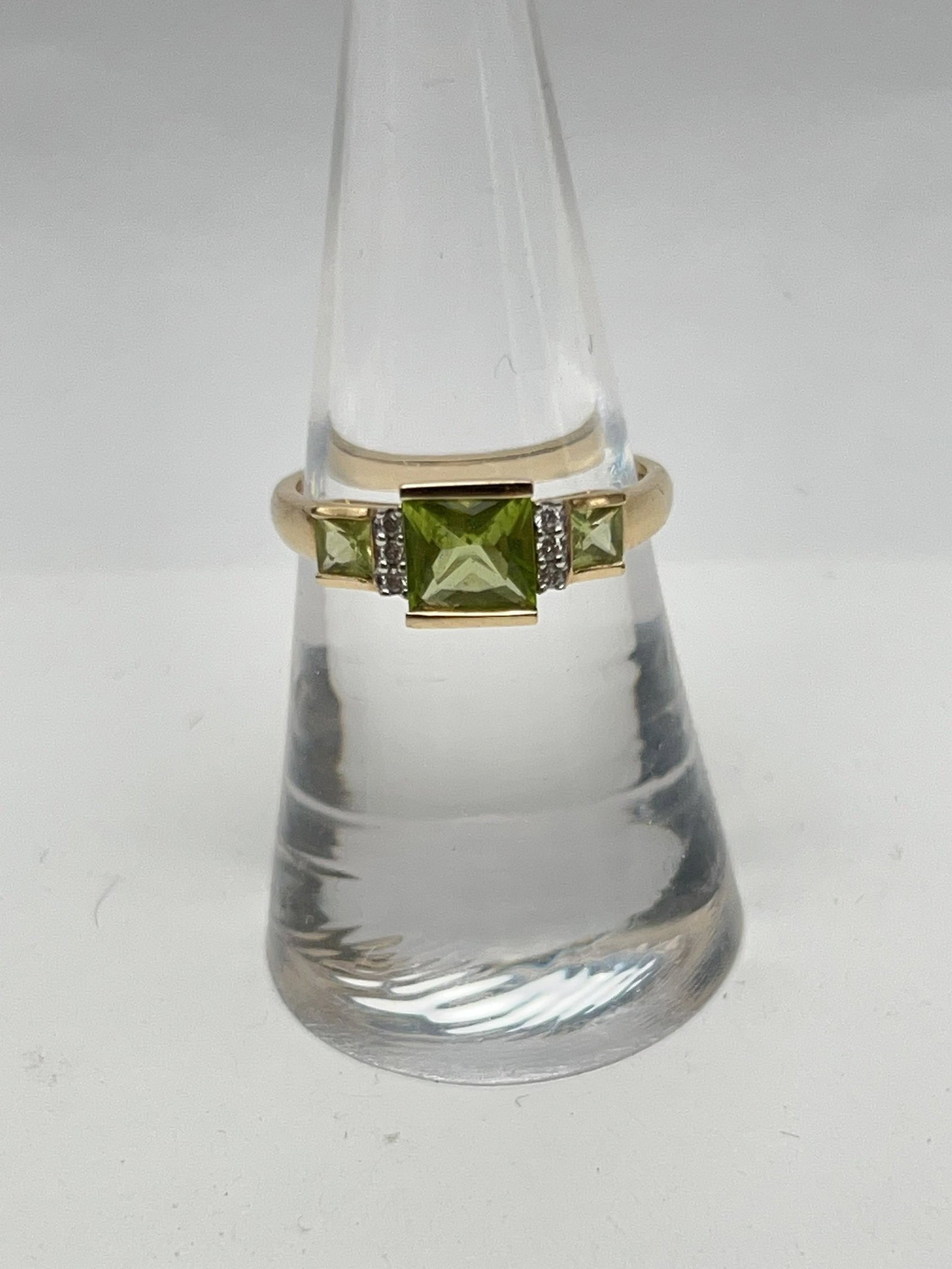 10K Yellow Gold Peridot Diamond Ring, Sz 7 - Total Wgt 2.08g (1 of 4)