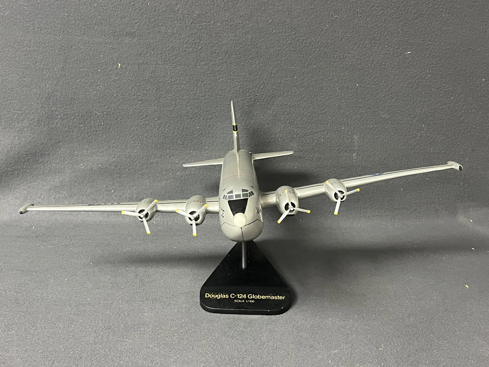 US Air Force Douglas C-124 Globemaster Model - Military Air Transport Services Desk Model 1:100 (1 of 6)