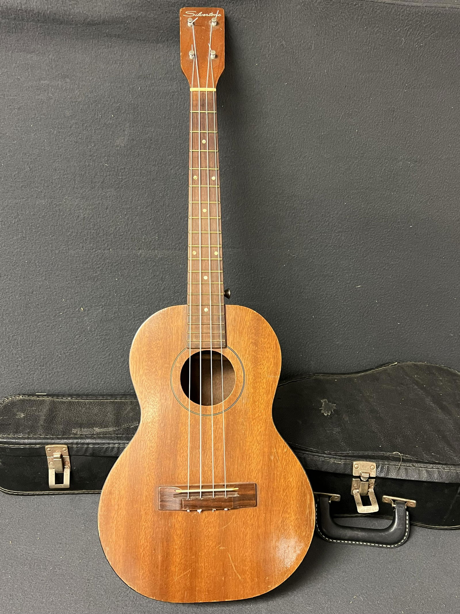 Silvertone Baritone Acoustic / Electric Ukelele - Vtg Ukelele w/ Gibson Hardcase (Pre-Owned, Used) (1 of 10)