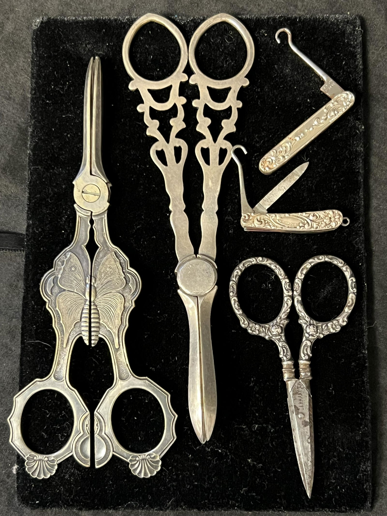 Atq/ Vtg Sewing Scissors, Sterling Hook - Germany Sterling Small Scissors w/ Flower Design + Hook + (1 of 3)
