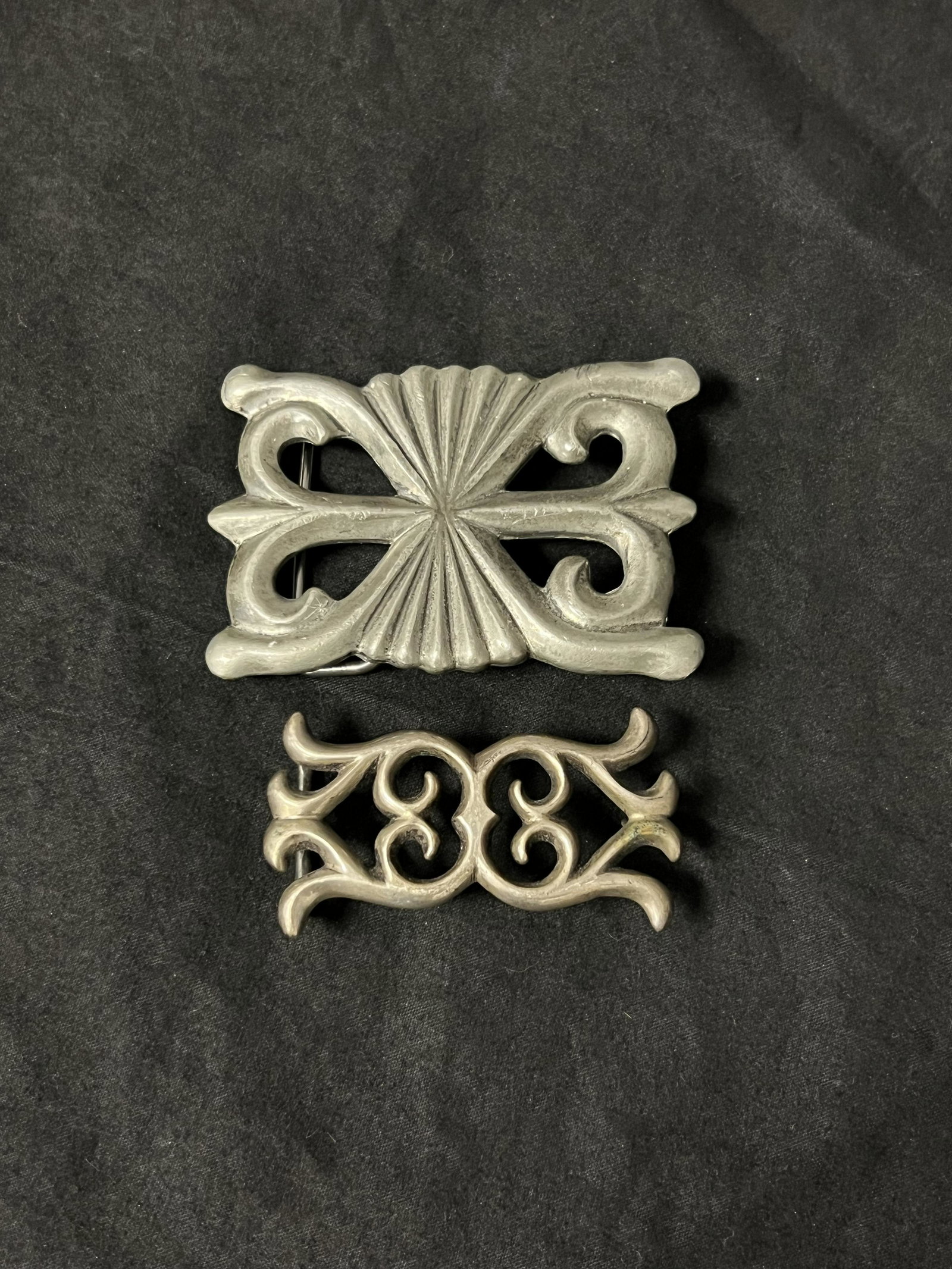 (2)Vintage Navajo Sterling Belt Buckles - Total Wgt 109.35g , (1)3'' x 2'', (1)2.25'' x 1.25'' (1 of 2)