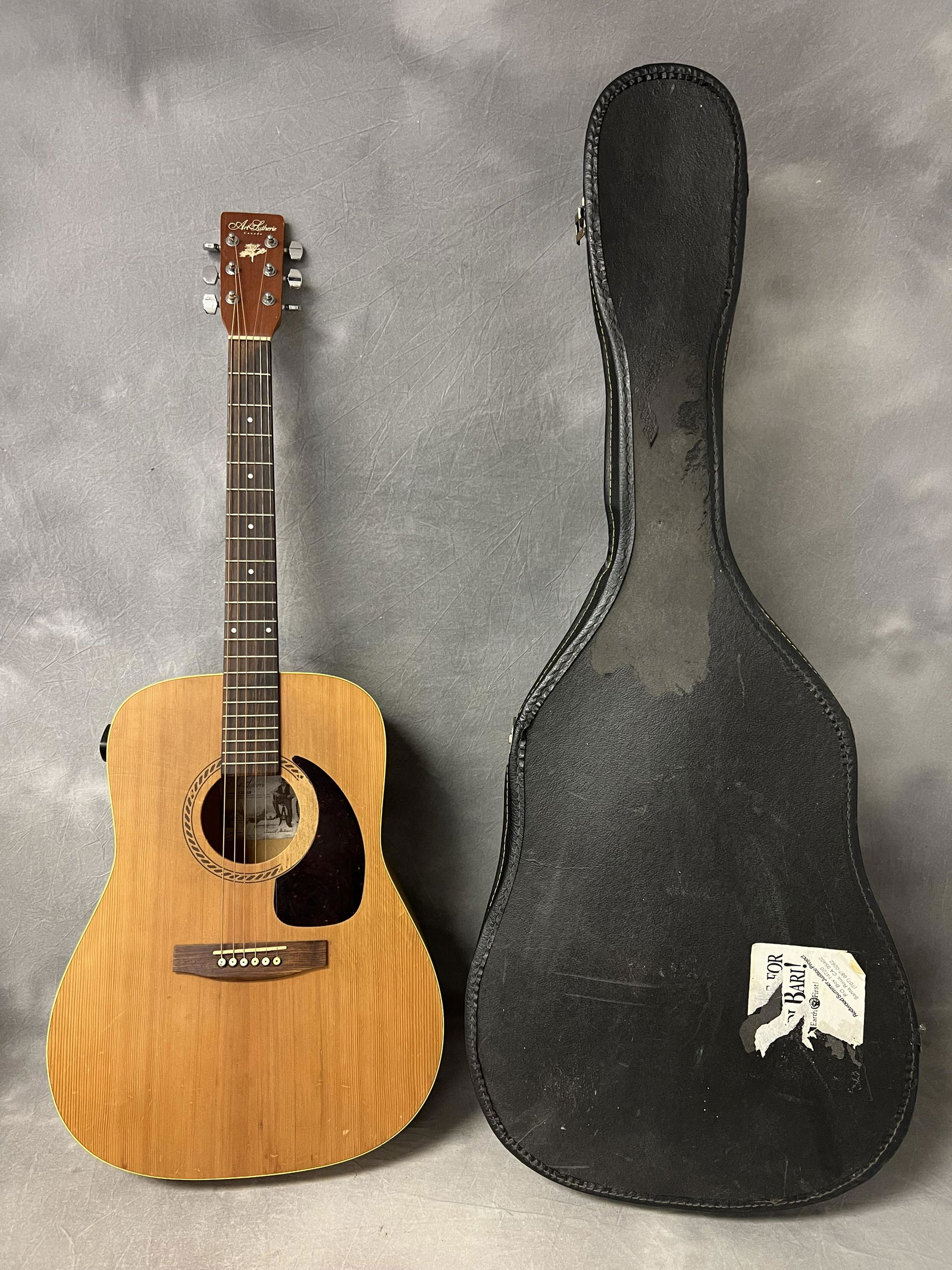 Art a Lutherie Cedar Acoustic Guitar, Case - (Pre-Owned, Used, Small Crack in Body) (1 of 14)