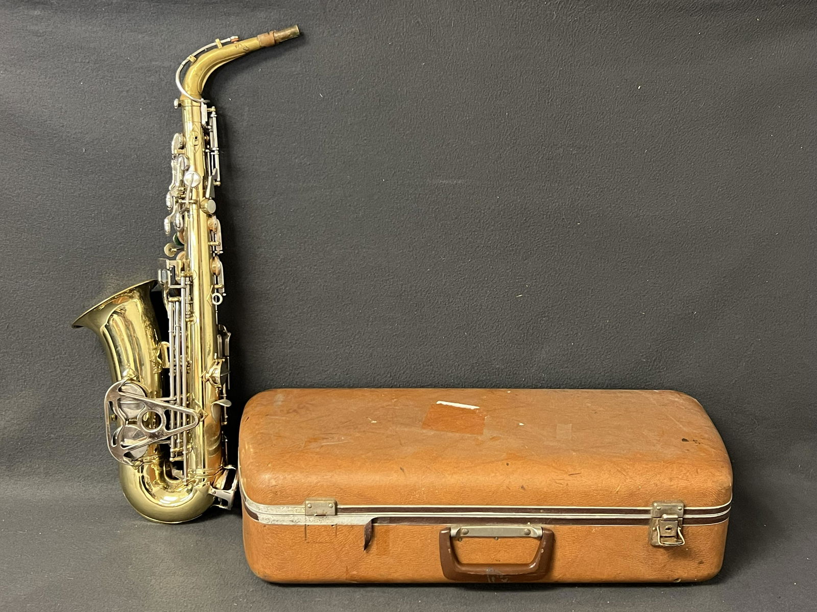 KING 613 Alto Saxophone w/ Case - Serial #928961 (Pre-Owned, Used, See Photos) (1 of 11)