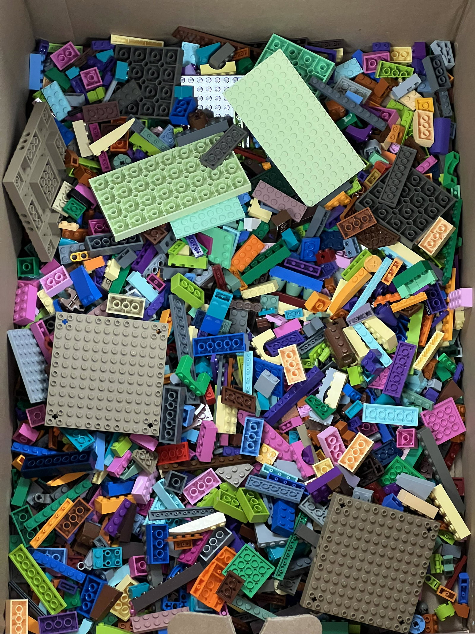 40+LBS Asst Legos, Various Shapes / Sizes - Figures? Sets? (1 of 4)
