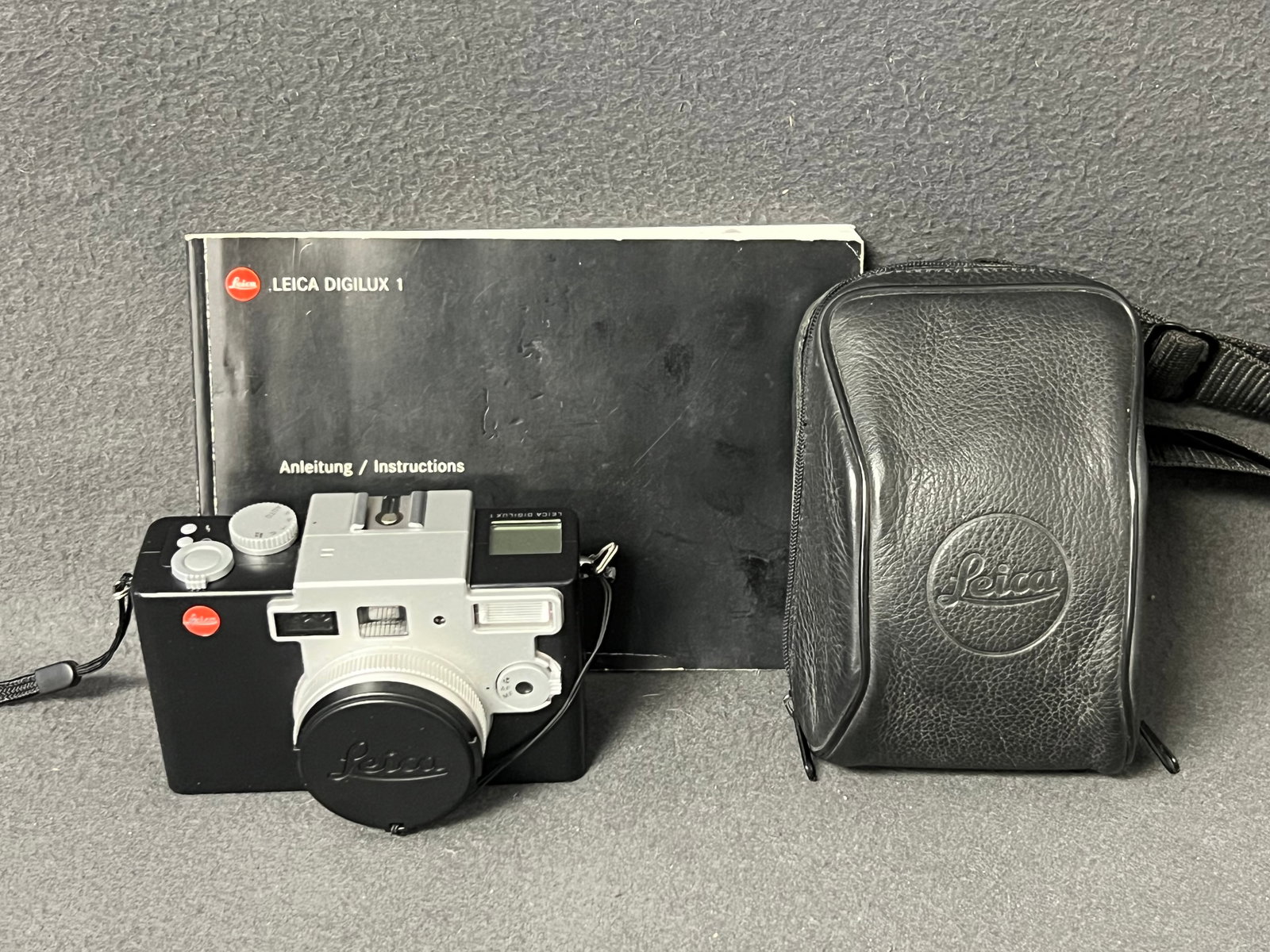 Vtg Leica Diglux 1 Camera, Manual & Case - Leica 1:2.0-2.5/ 7-21 Lens (UNTESTED) (1 of 4)
