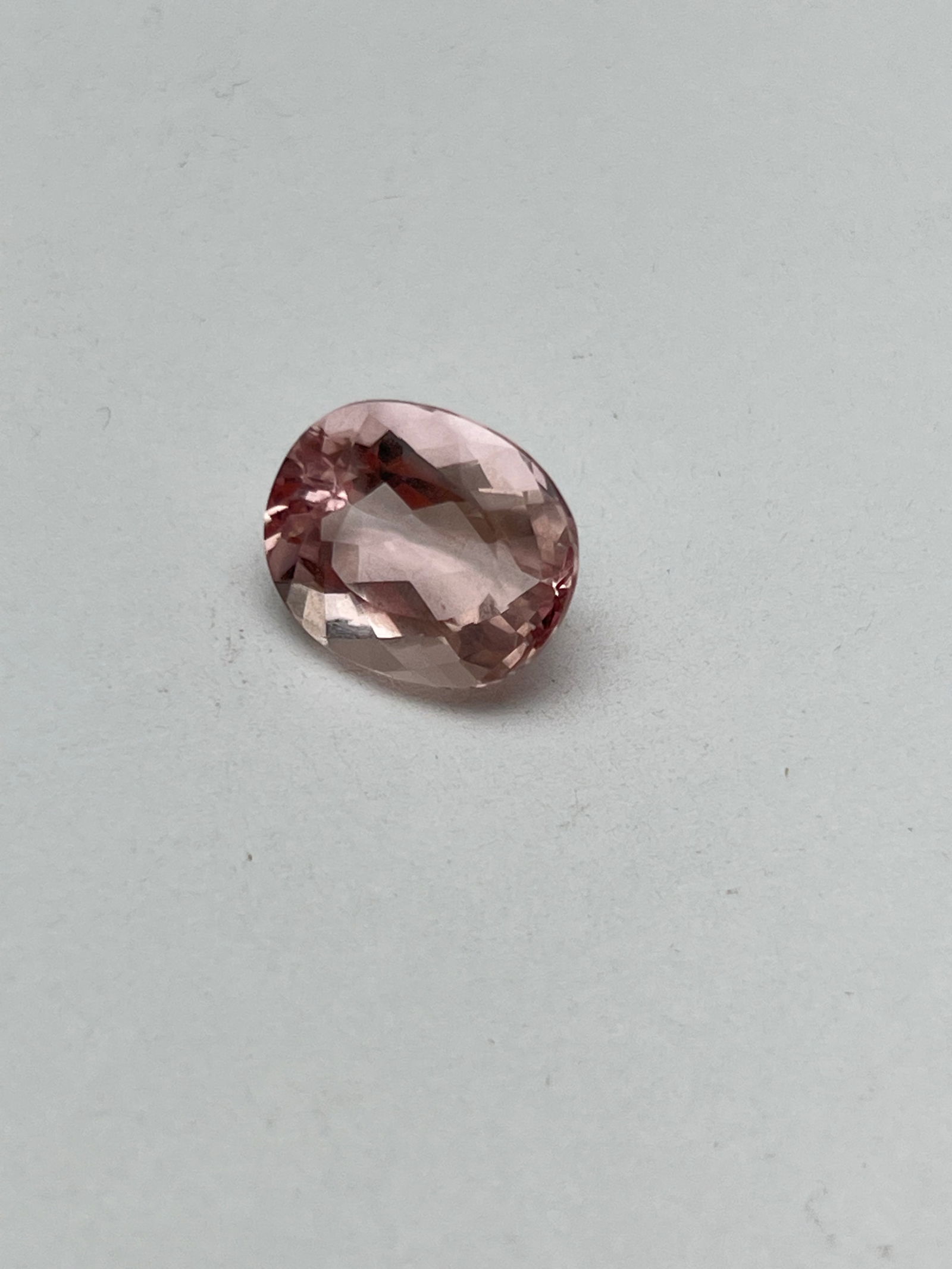 8.22ct Morganite Oval Cut Gemstone - From Jeweler Estate: 8.22ct Morganite Oval Cut Gemstone - From Jeweler Estate