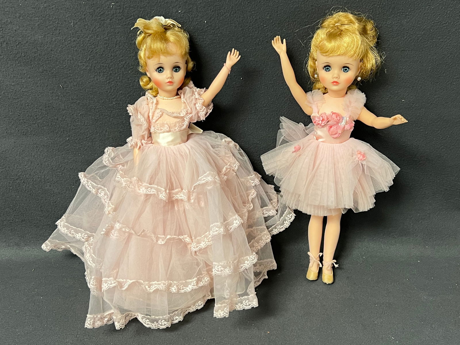 (2)1966 Madame Alexander Crissy Dolls 17''T (1 of 7)