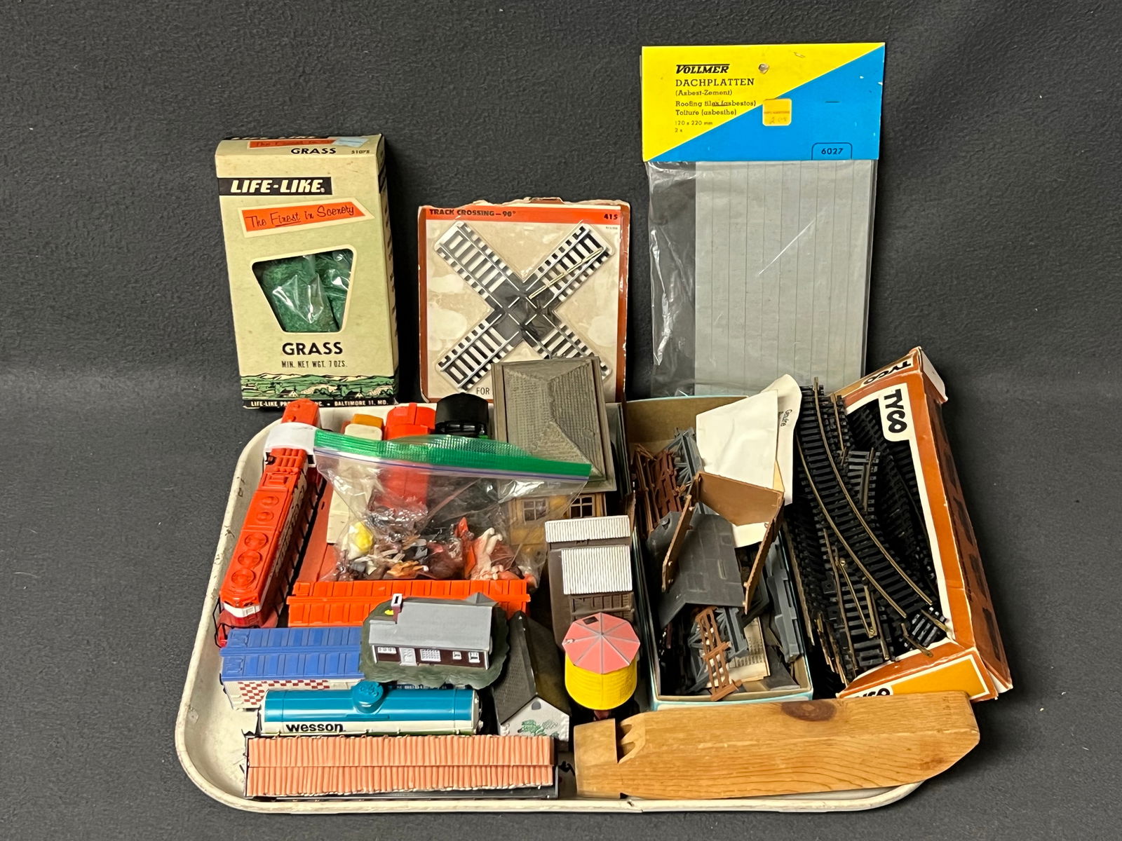 Vtg Tyco Train Items, Rocky Mountain + More - Buildings, Locomotives, Cars, Track + More (1 of 6)