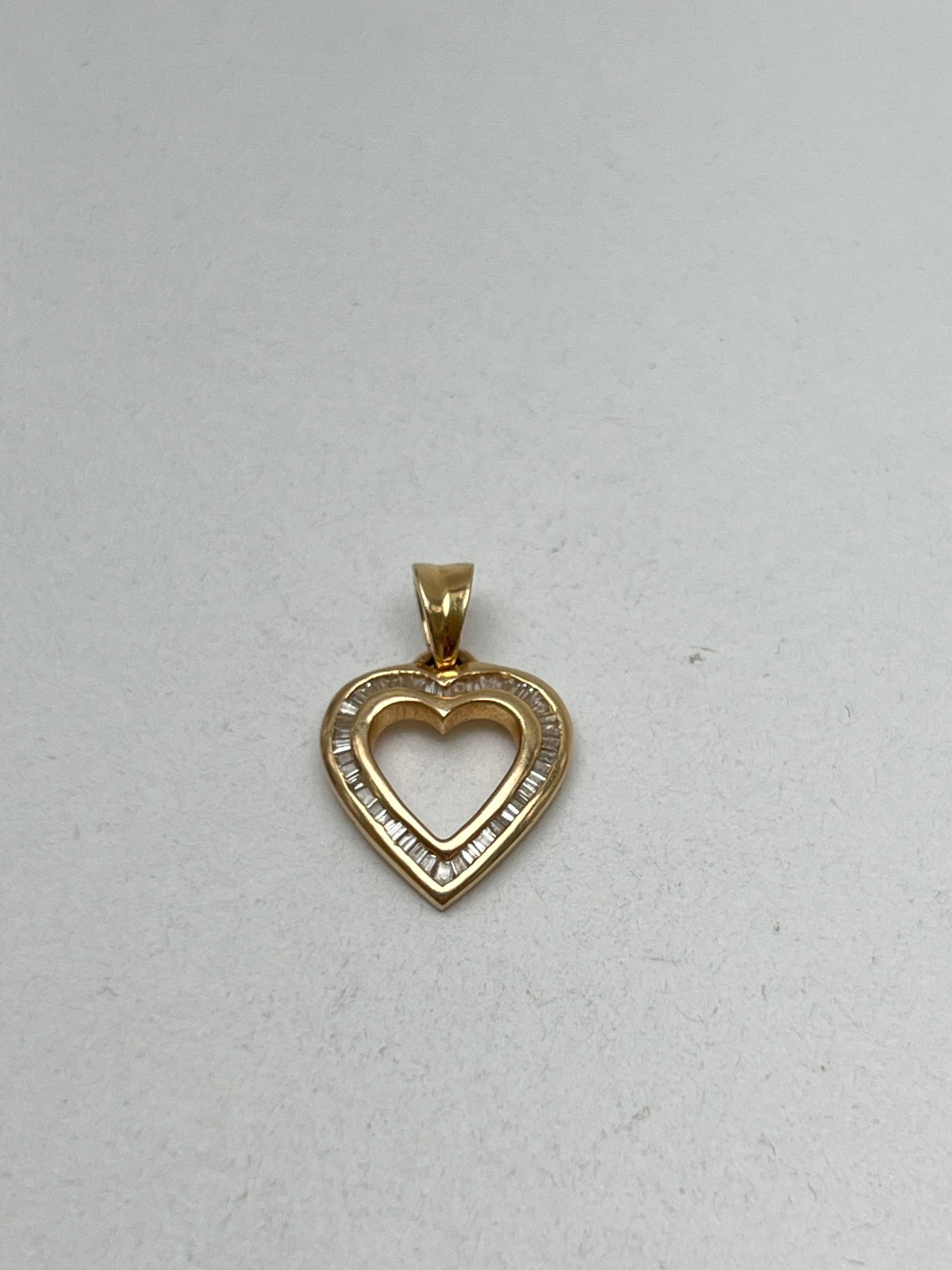 14K Yellow Gold Diamond Heart Pendant, 1.58g Wgt: 14K Yellow Gold Diamond Heart Pendant, 1.58g Wgt