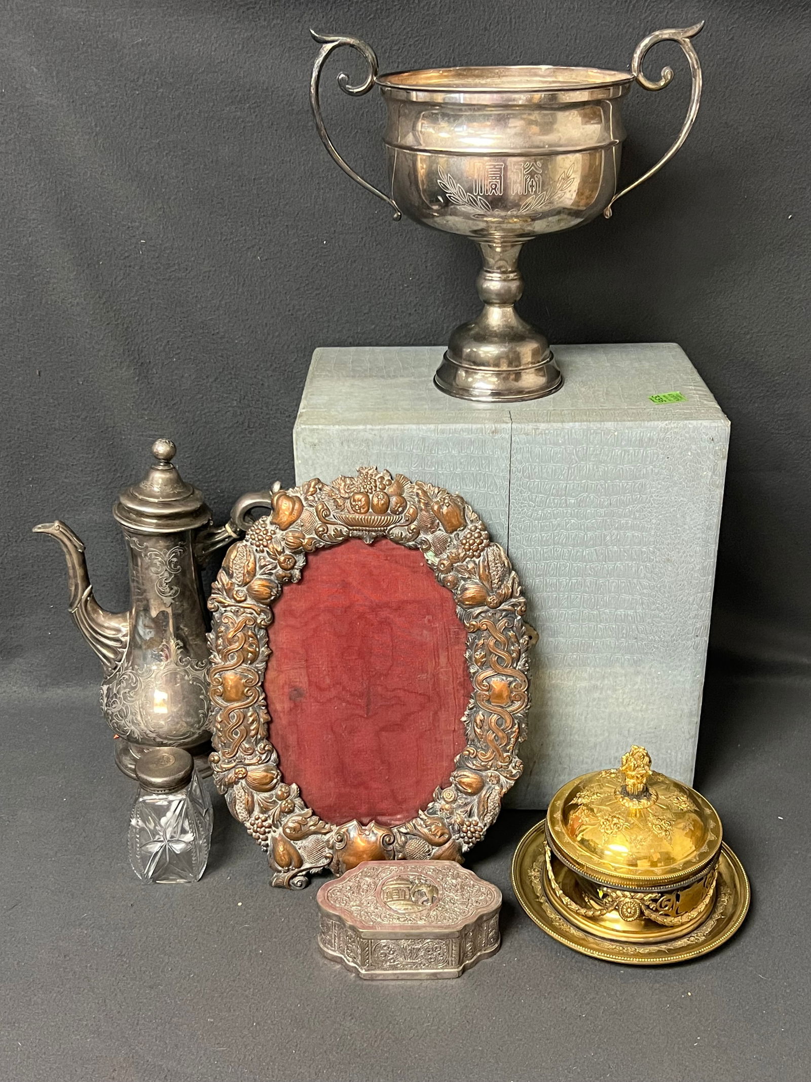 Atq / Vtg- Silverplated Frame, Pot + More - Atq Frame w/ Copper 10'' x 14'' , Gold Tone w/ Glass &: Atq / Vtg- Silverplated Frame, Pot + More - Atq Frame w/ Copper 10'' x 14'' , Gold Tone w/ Glass & More