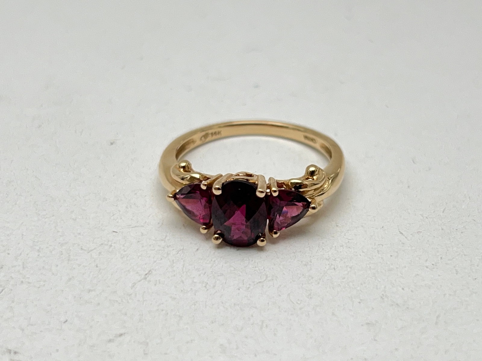 14K Yellow Gold Garnet Gemstone Ring, Sz 8, 3.34g Wgt (1 of 3)
