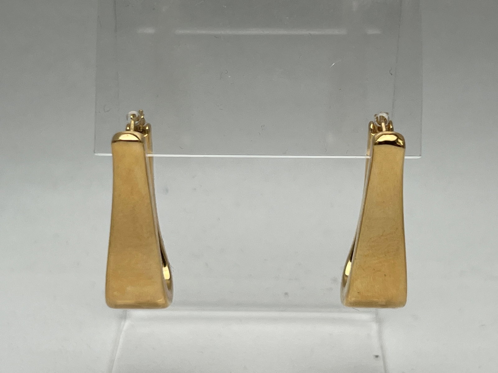 14K Gold Milor Italy Earrings, Wgt 6.92g, 1.5''L Approx: 14K Gold Milor Italy Earrings, Wgt 6.92g, 1.5''L Approx
