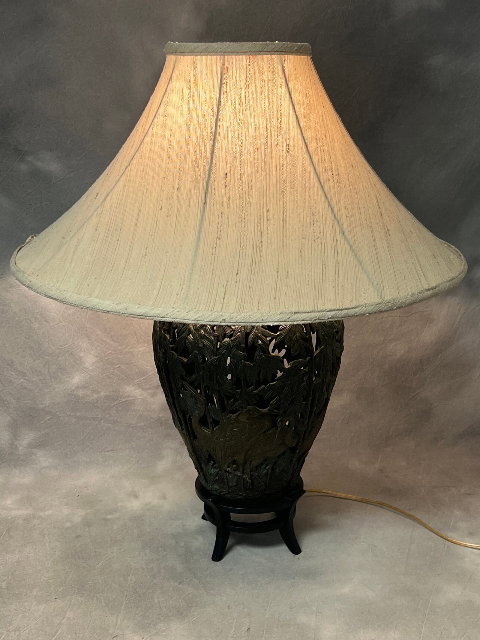 Frederick Cooper Cast Bronze Lamp w/ Shade - Bamboo Style w/ Birds 29''T x 34''D + Shade 24.5'' x: Frederick Cooper Cast Bronze Lamp w/ Shade - Bamboo Style w/ Birds 29''T x 34''D + Shade 24.5'' x 11.5''