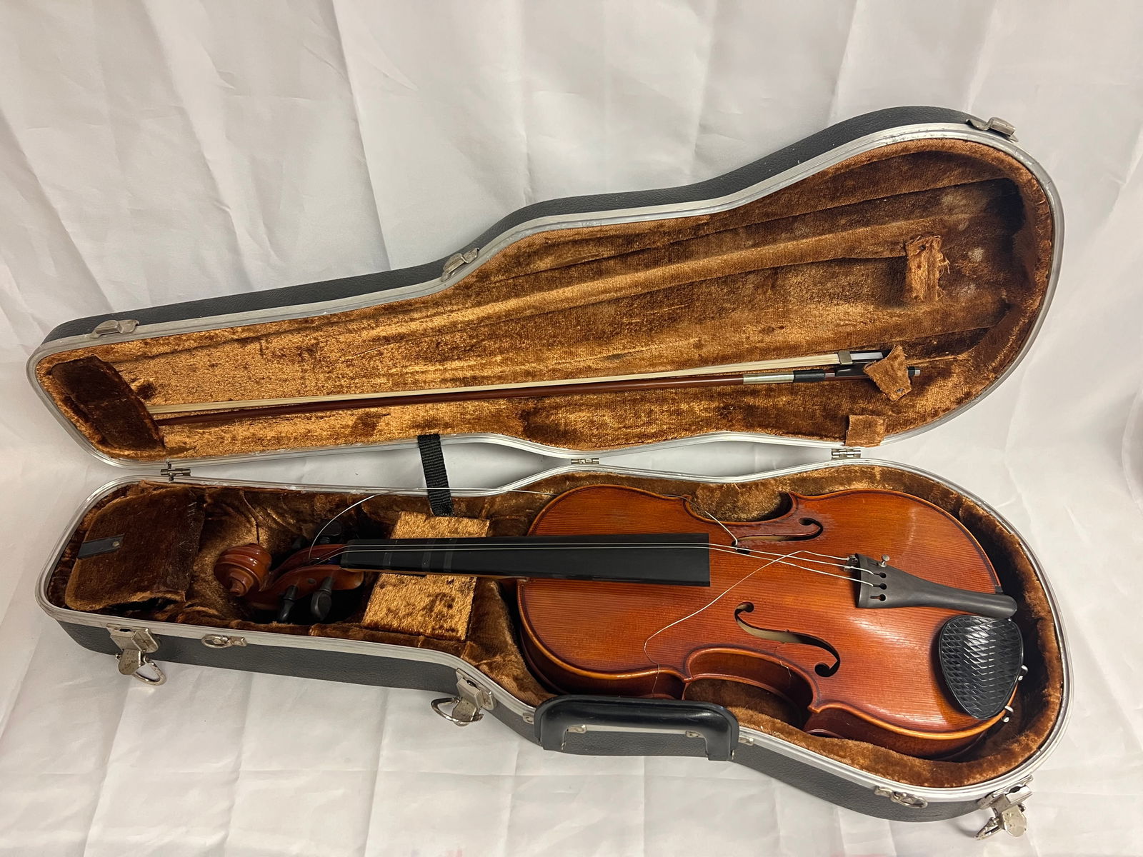 T.G. Pfretzschner Handmade German Violin - w/ Box & Case (Pre-Owned, Used) (1 of 12)