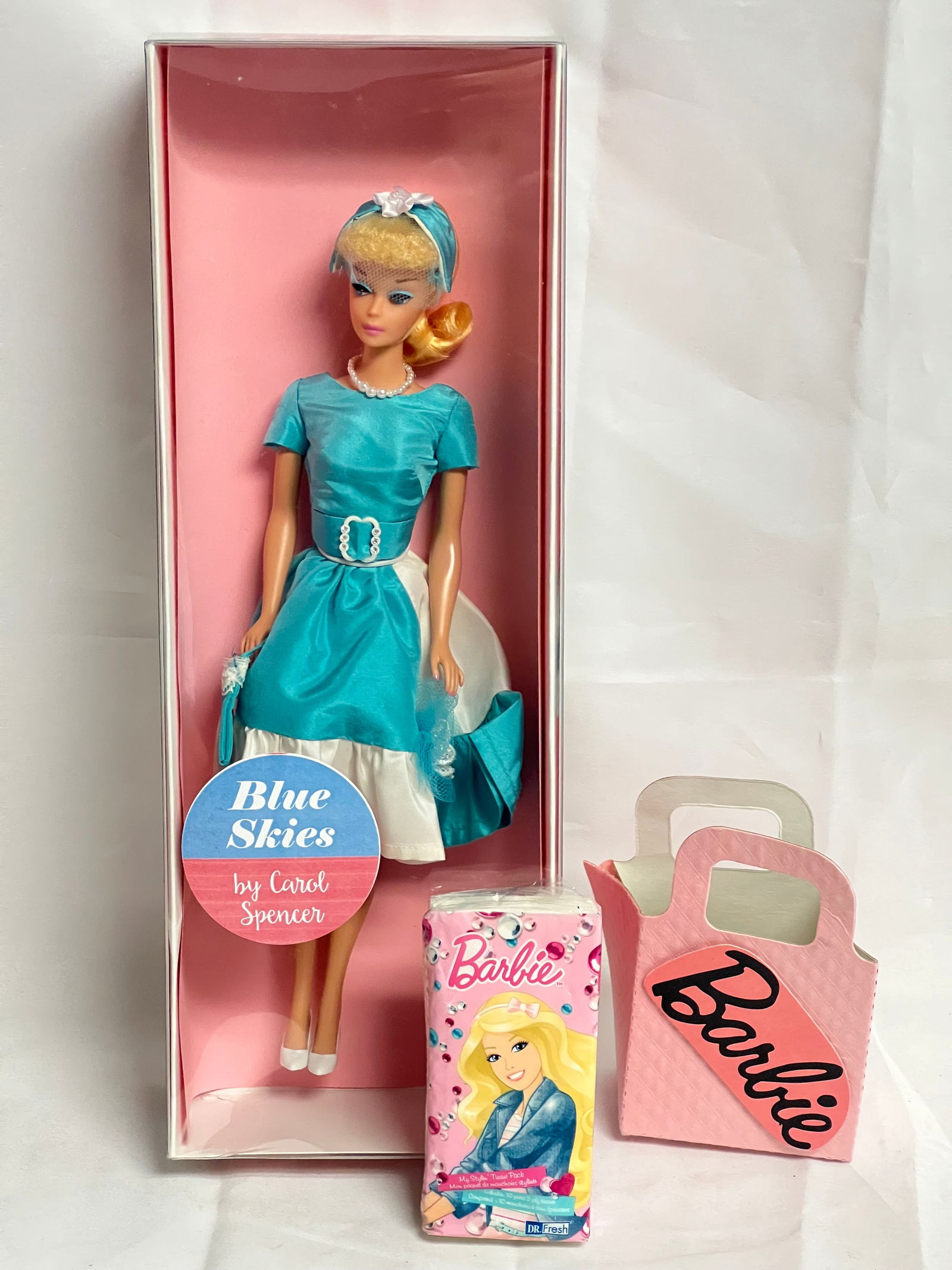 Signed Carol Spencer Limited Ed #29/ 100 Doll - NOS in Box , Outfit for UFDC Event & is Exculsive - (1 of 4)