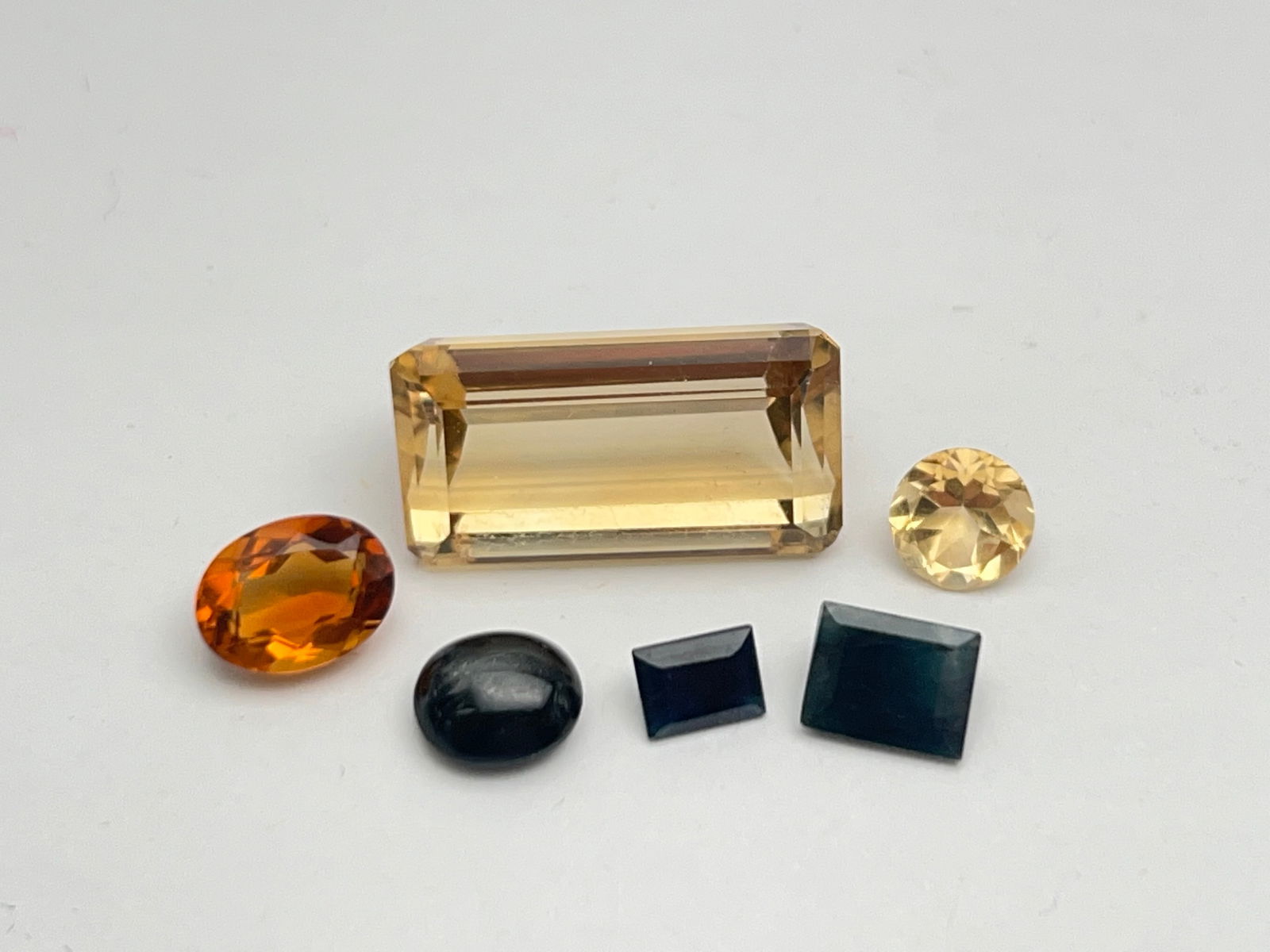 (6)Asst Gemstones, Citrine, Sapphire + More - 2ct Sapphire, 32ct Citrine, 1.8ct Citrine + More (1 of 5)