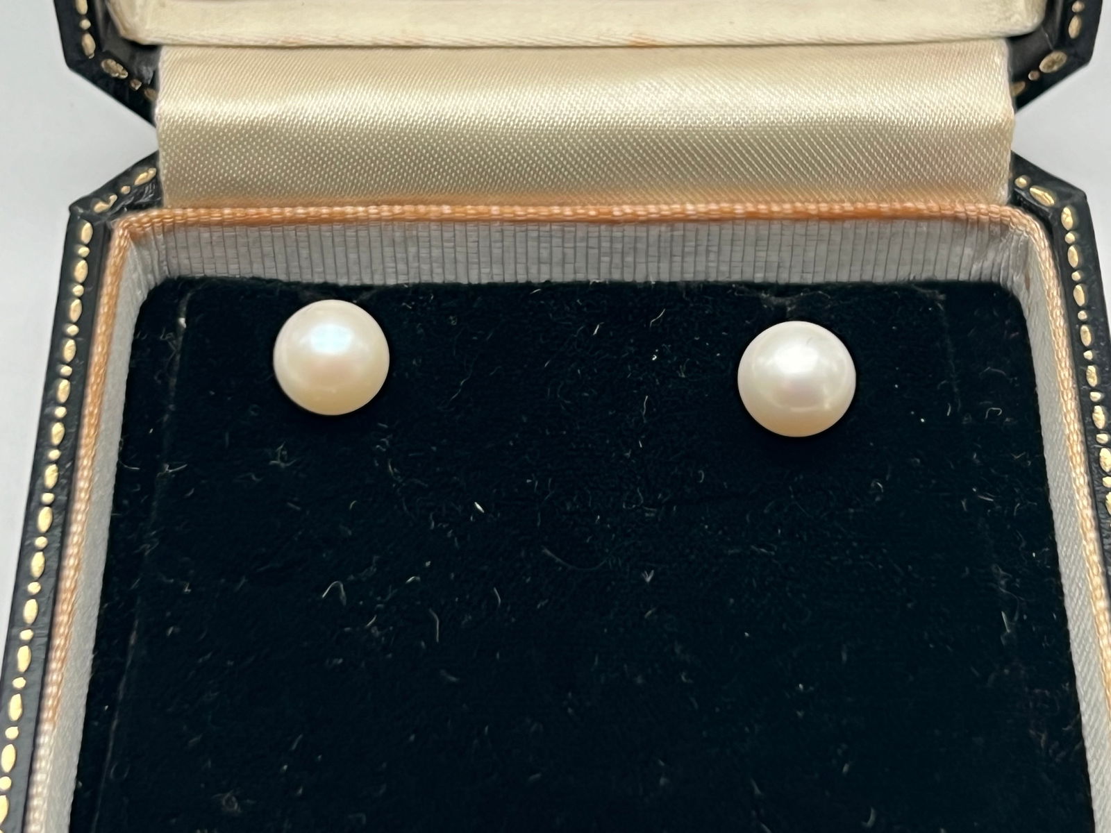 14K Gold Pearl Stud Earrings (1 of 2)