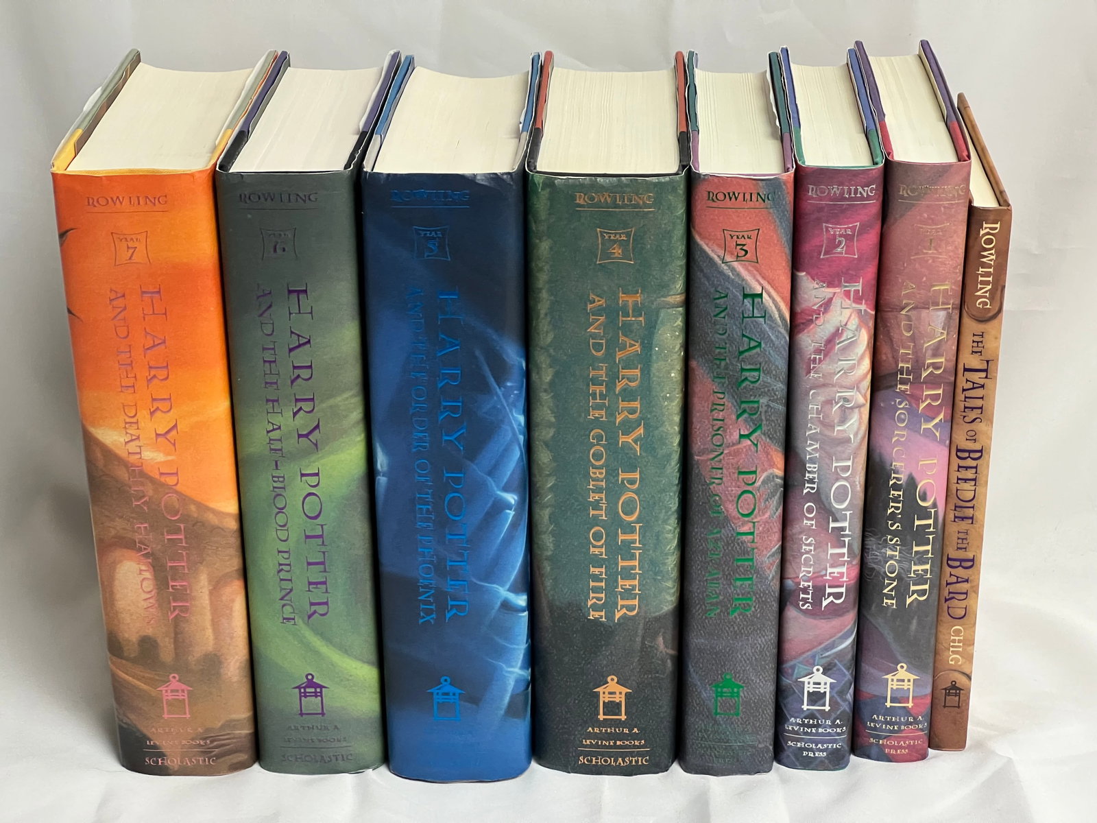 1st American Editions 1-7 Harry Potter Books + 1 - All Hardcovers w/ Sleeves, 1st Editions w/ 1st: 1st American Editions 1-7 Harry Potter Books + 1 - All Hardcovers w/ Sleeves, 1st Editions w/ 1st Edition Beedle the Bard - All in great Condition -