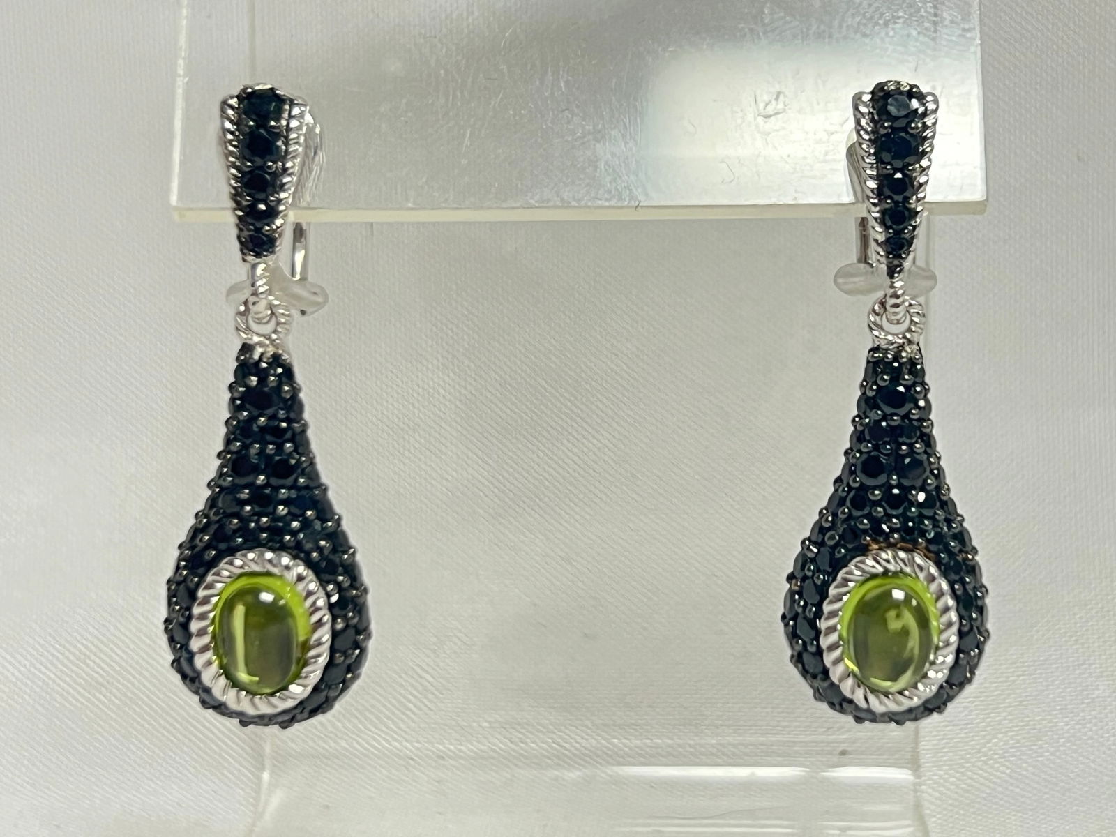 Judith Ripka Sterling Gem Peridot Earrings - New Old Stock w/ Original Box + Bag, 3.2cts TW: Judith Ripka Sterling Gem Peridot Earrings - New Old Stock w/ Original Box + Bag, 3.2cts TW Gemstones 1.5''L - 2015 Reciept