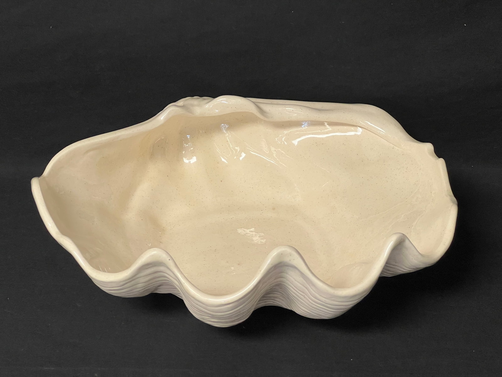 Vtg Signed Clam Shell Porcelain Bowl 13'' x 11.5'' x 4.5'': Vtg Signed Clam Shell Porcelain Bowl 13'' x 11.5'' x 4.5''