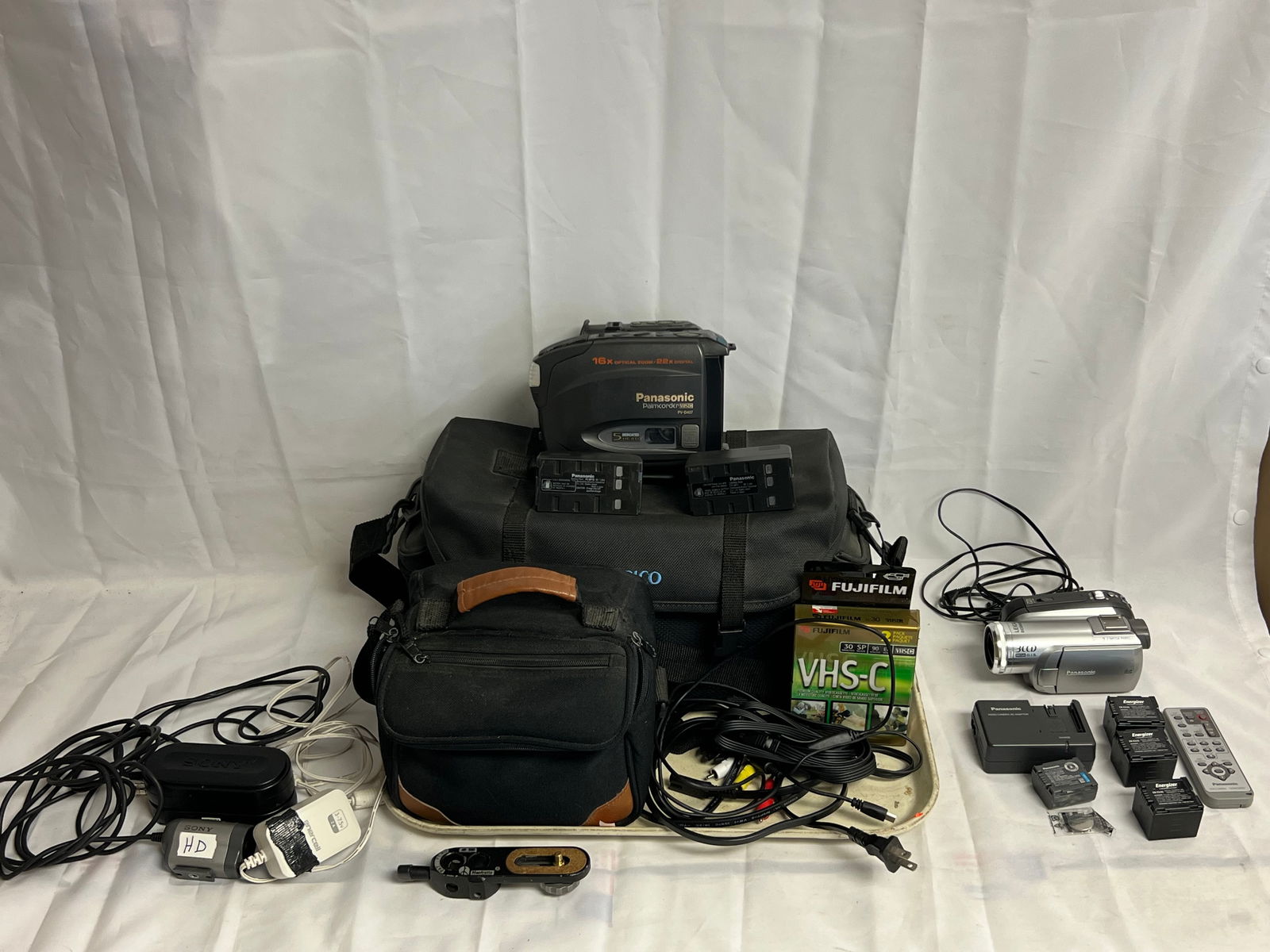 Panasonic Palmcorder + 3CCD Camcorder - Panasonic PVD407 w/ Battery Packs + 3CCD Recorder, Extra (1 of 10)