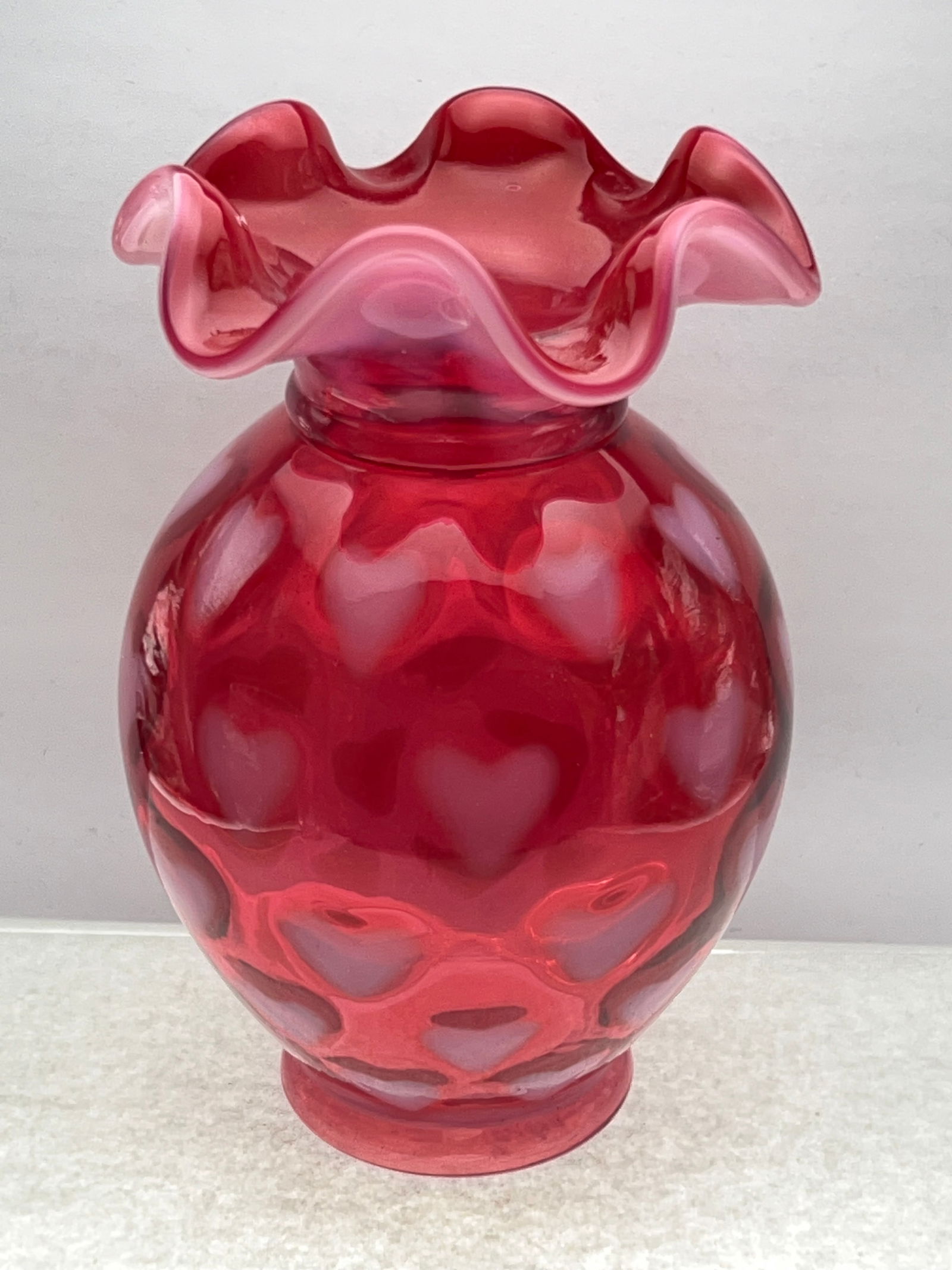 Signed Fenton Art Glass Heart Vase 3.75'' x 5.5'' (1 of 3)