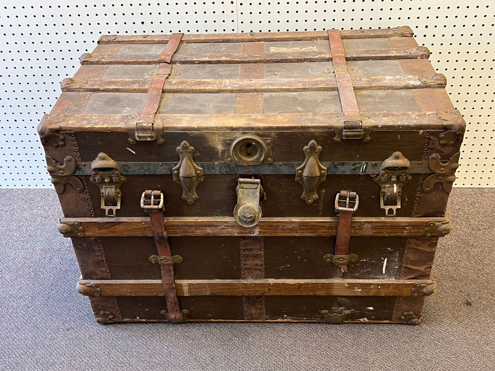 Antique Steamer Trunk w/ Inside Organizer 32'' x 20'' x 23'' (Pick Up or Arrange Own Shipping) (1 of 6)