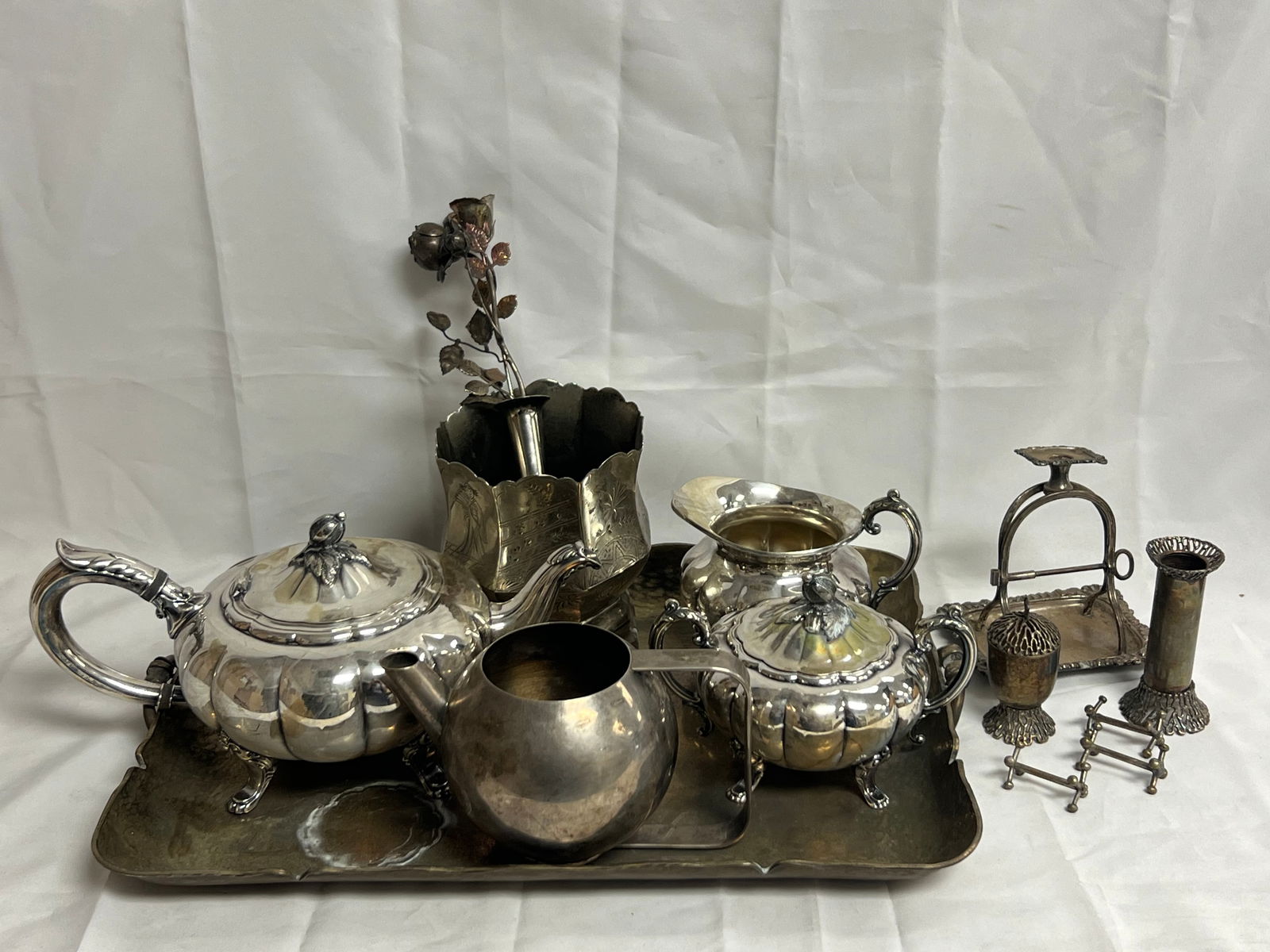 Asst Atq/ Vtg Silverplate, Heirloom Mellon - 3pcs Heirloom Melon Pot, Sugar + Creamer , Asst (1 of 8)