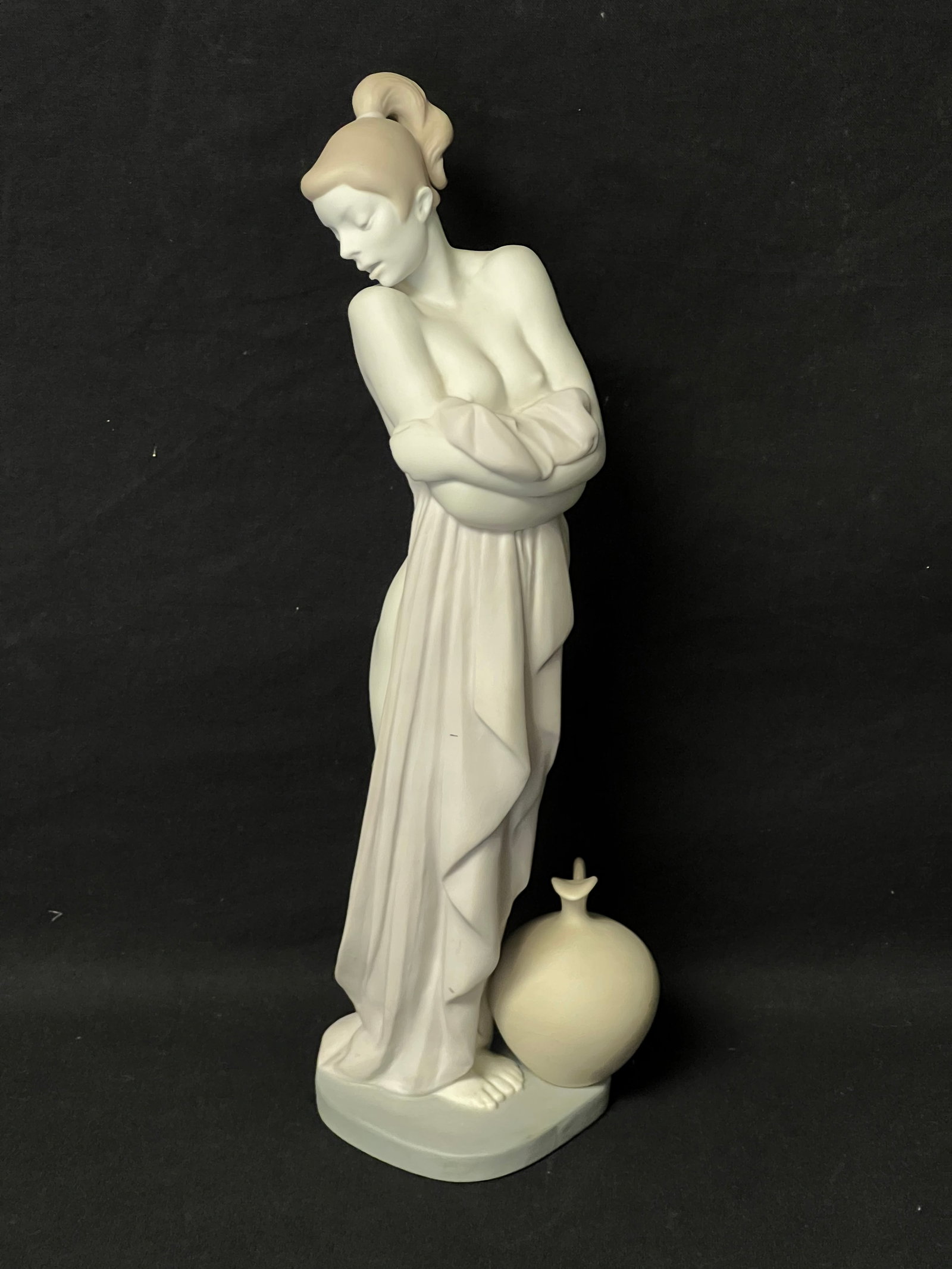 Hand Signed Limited Ed. Lladro ''After The Bath'' - Limited Ed. Signed & #256 by Sculptor Fulgencio: Hand Signed Limited Ed. Lladro ''After The Bath'' - Limited Ed. Signed & #256 by Sculptor Fulgencio - Lladro Nude Figure #3023 , 13''T