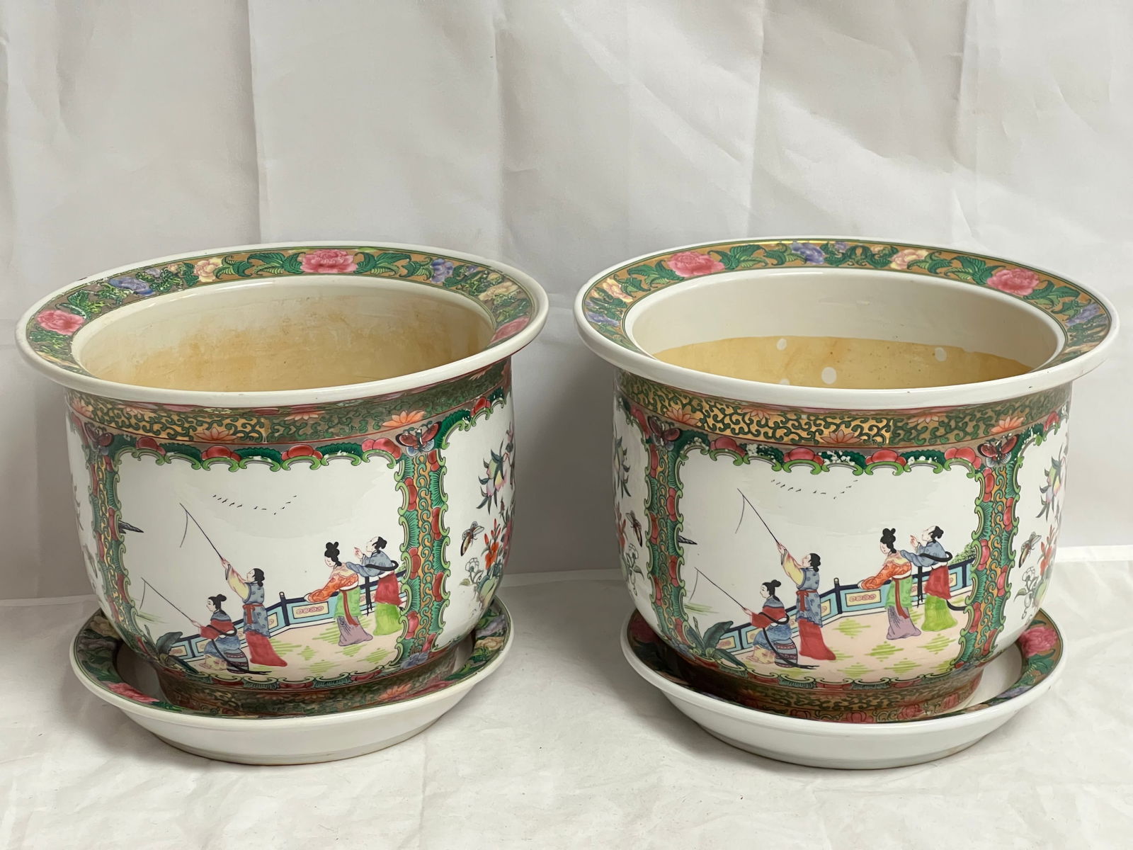 (2)Famille Rose Planter Pots w/ Underplates - 9.25'' x 7''T , Underplate 7.75'' (1 of 7)