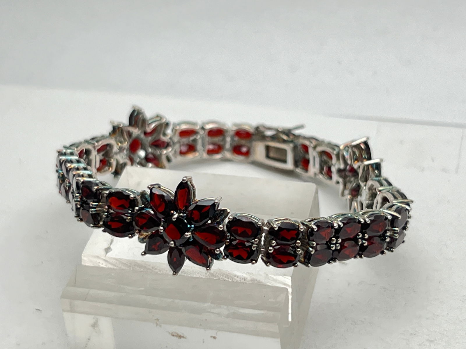 Sterling Silver Garnet Bracelet 7.75''L, 25.6g TW (1 of 7)