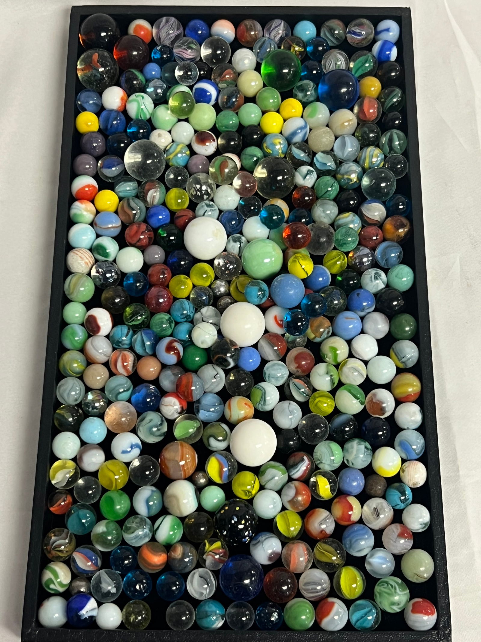 300+ Asst Vintage Marbles - Various Sizes / Makers (1 of 4)