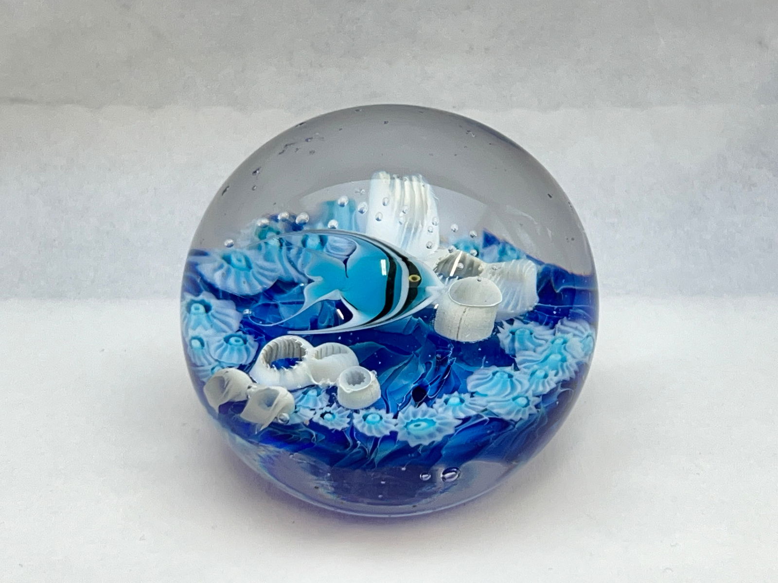 Daniel Salazar Lundberg Studio Aquarium Paperweight- Ocean Fish Design 2.5'' x 2.5'' (1 of 3)