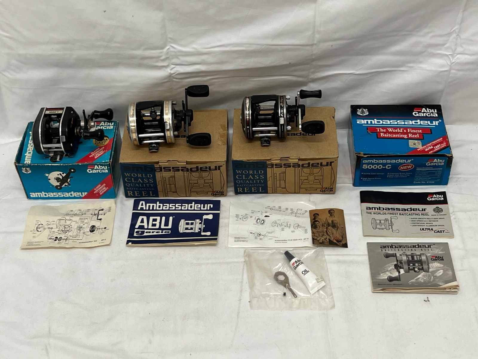 (3)Ambassadeur Fishing Reels w/ Boxes, Papers - 5500 CL3, 5500 HCL , Mag 1 BaitCasting (Pre-Owned) (1 of 7)